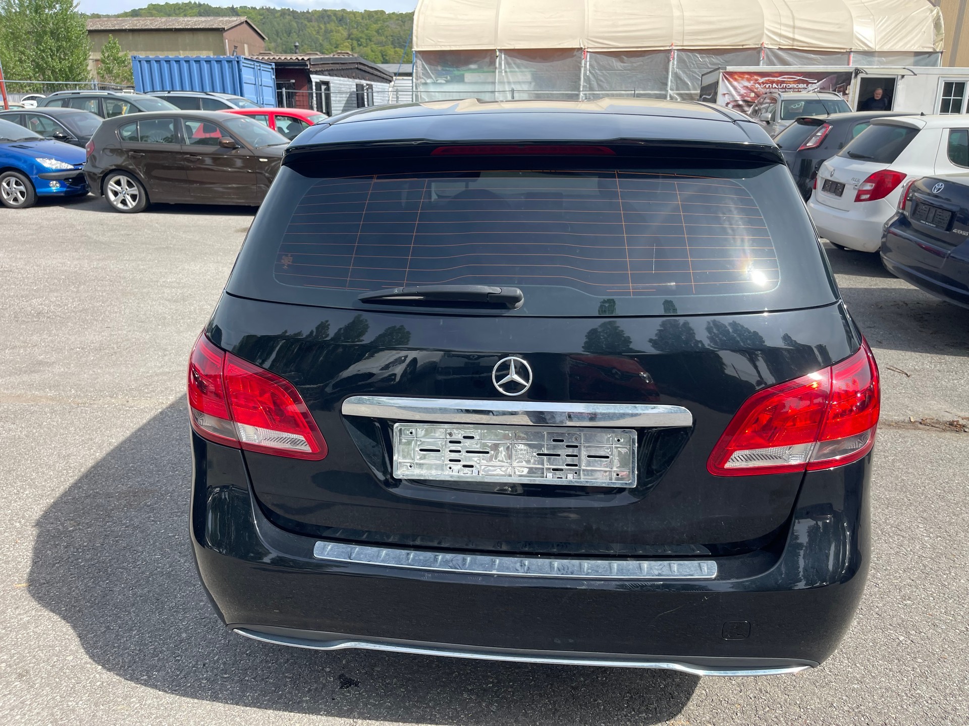MERCEDES-BENZ B 180 AMG Line 7G-DCT-image-4