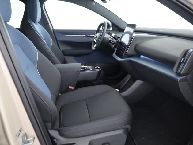 VOLVO EX30 E60 Twin Ultra Performance AWD-image-2