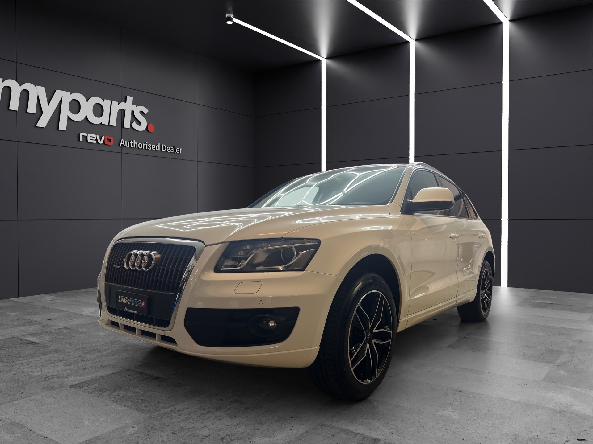 AUDI Q5 2.0 TFSI quattro S-tronic-image-0