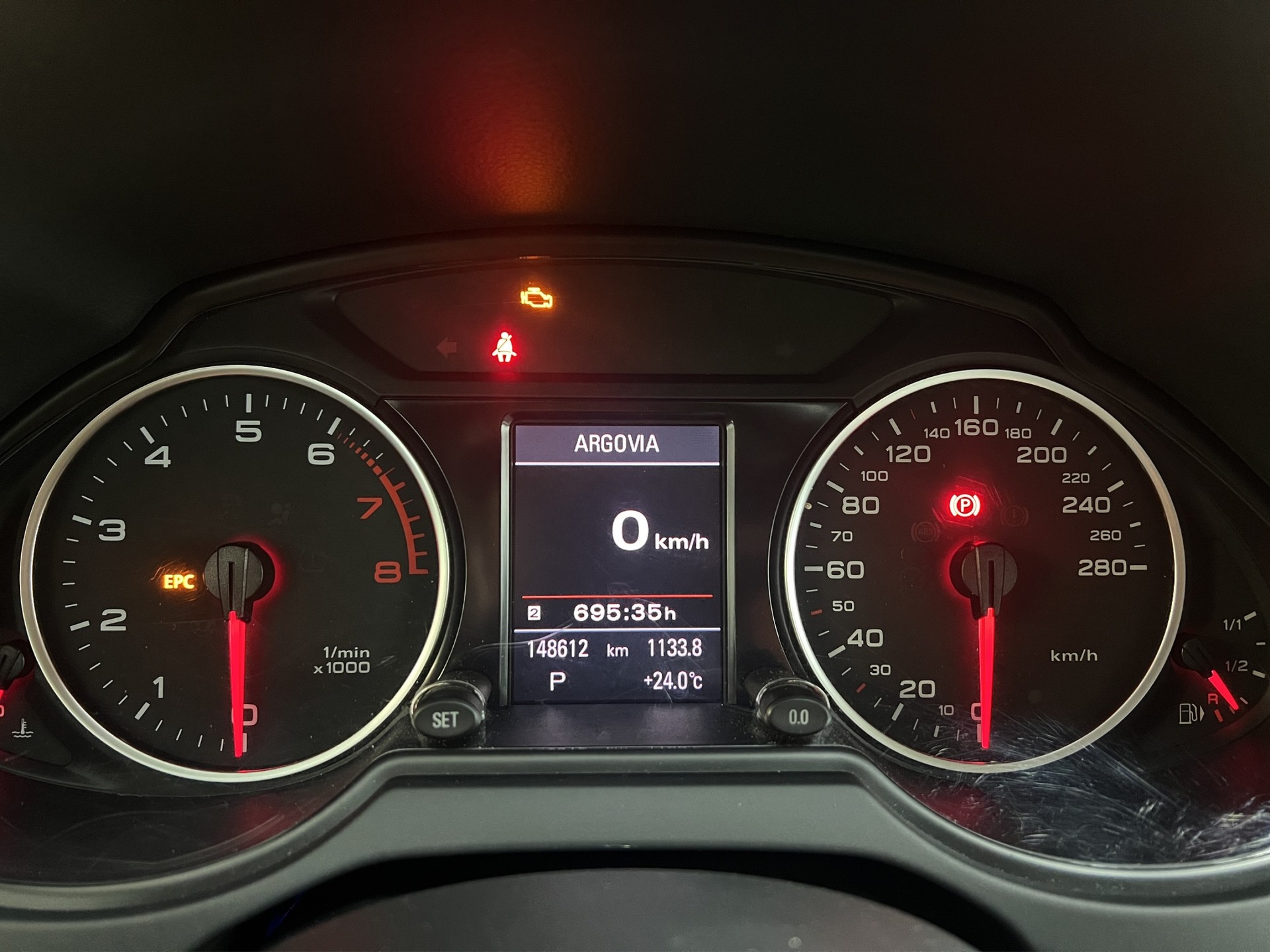 AUDI Q5 2.0 TFSI quattro S-tronic-image-9