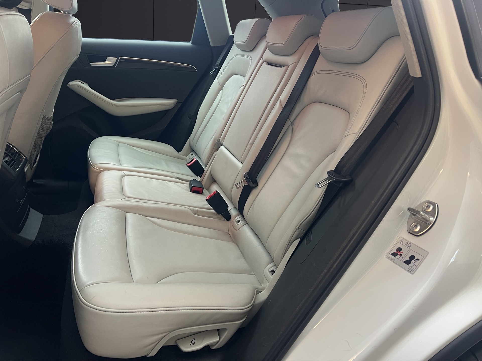 AUDI Q5 2.0 TFSI quattro S-tronic-image-10