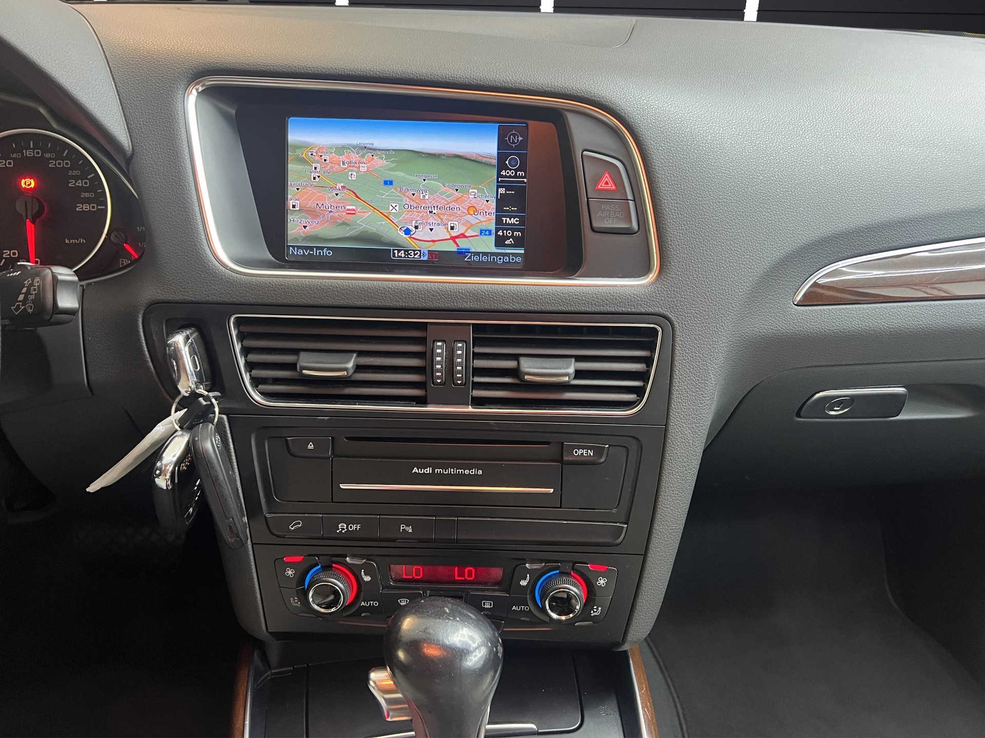 AUDI Q5 2.0 TFSI quattro S-tronic-image-12