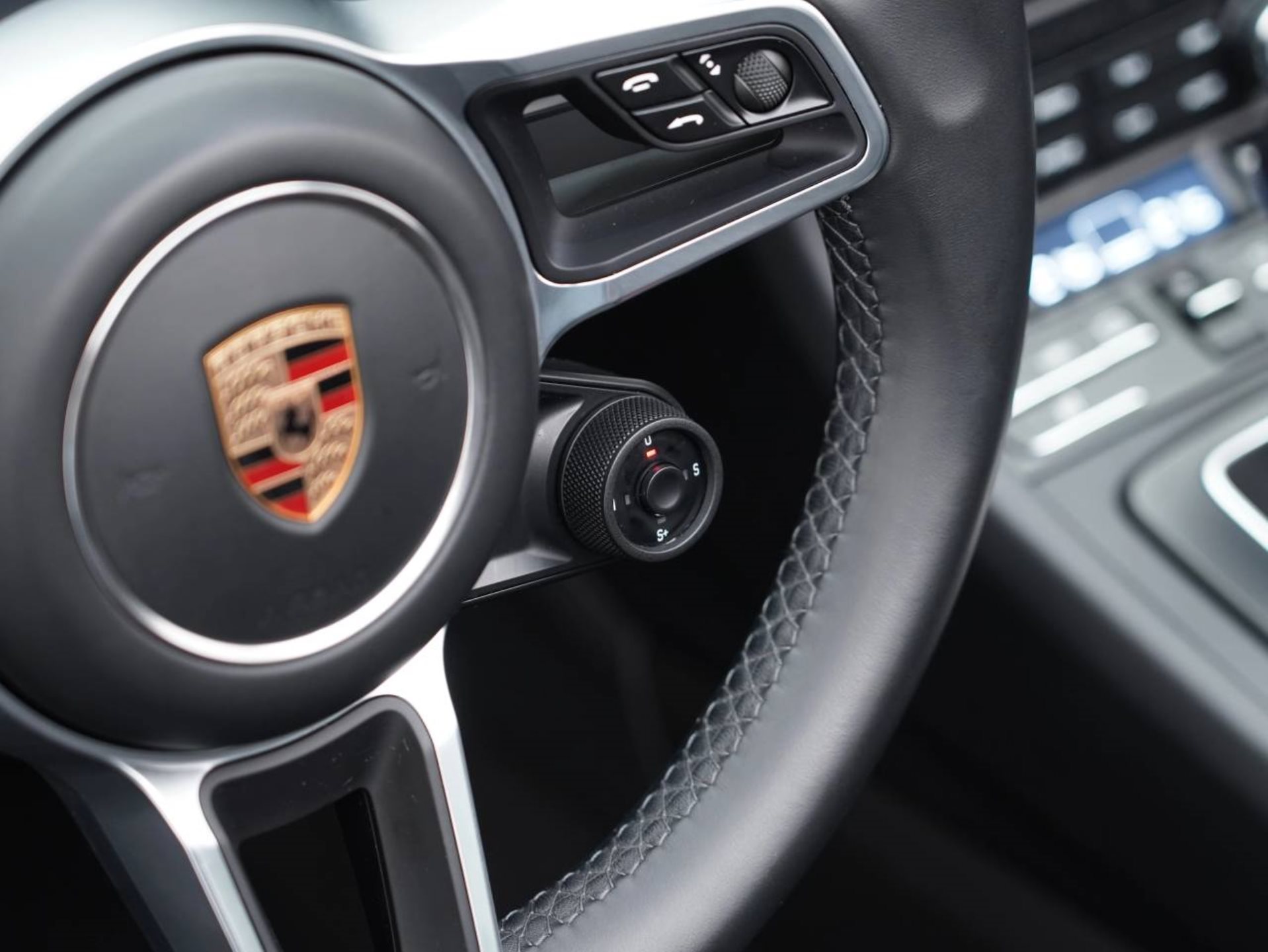 PORSCHE 911 Targa 4S-image-31