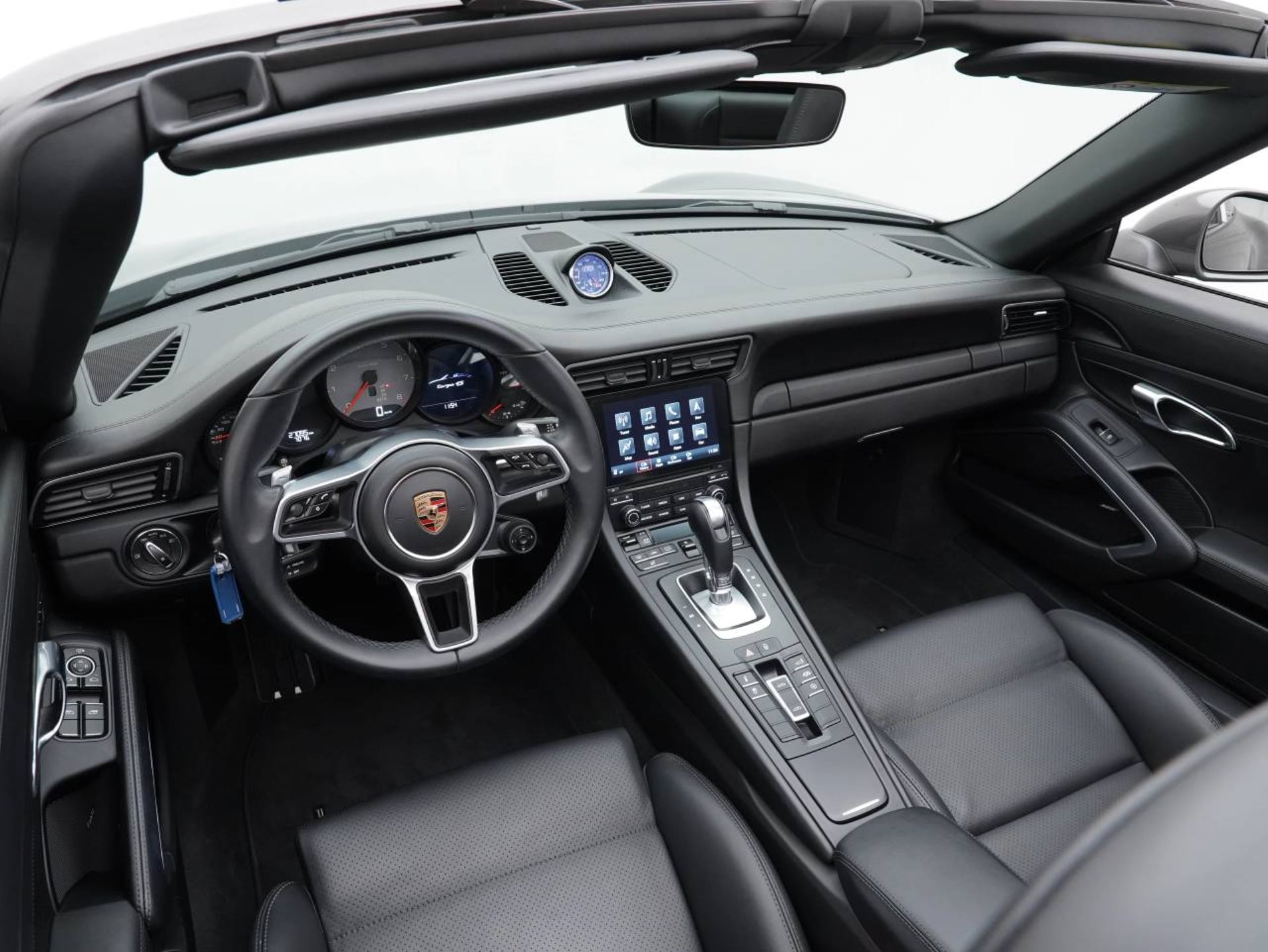 PORSCHE 911 Targa 4S-image-14