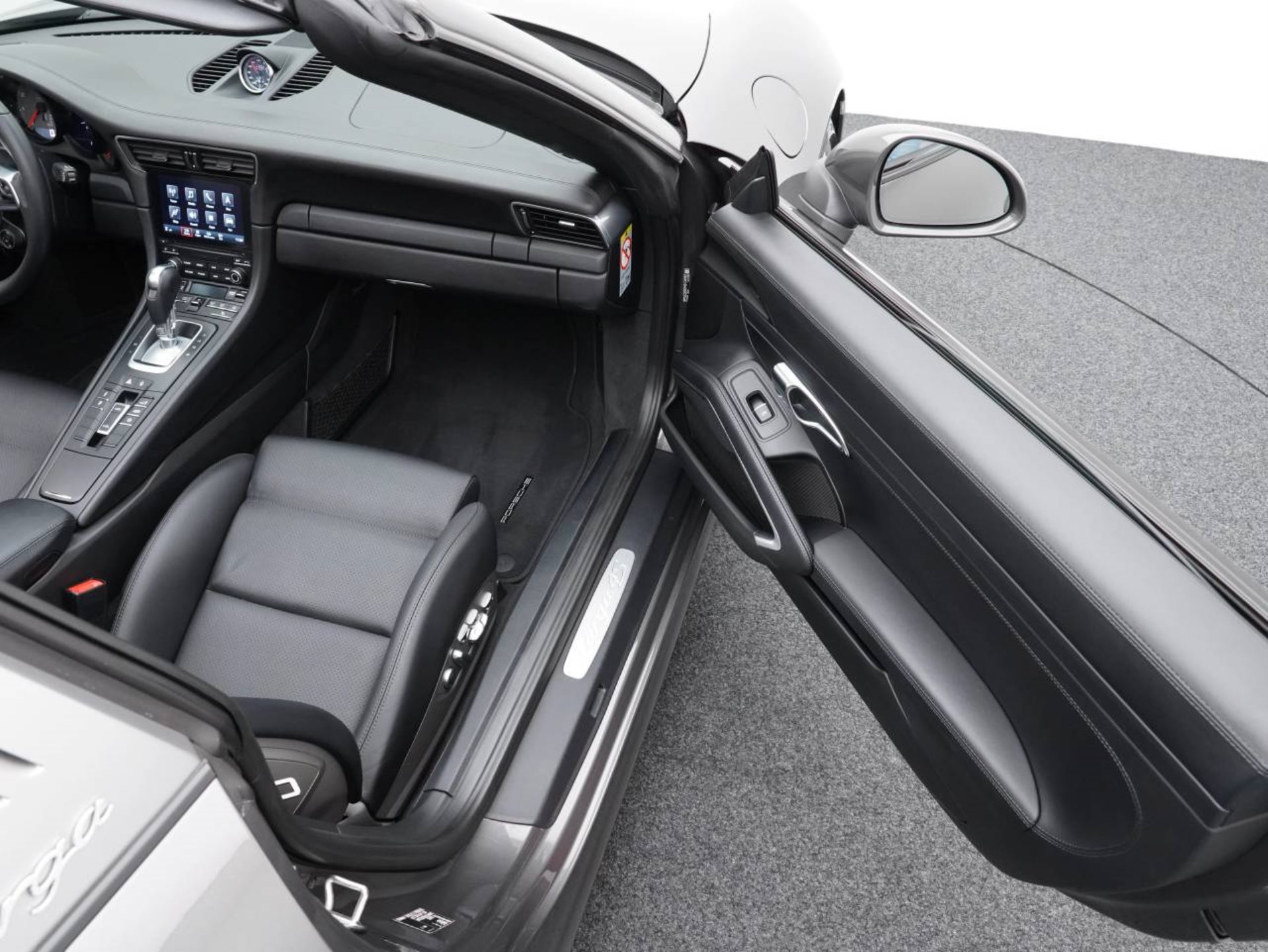 PORSCHE 911 Targa 4S-image-23