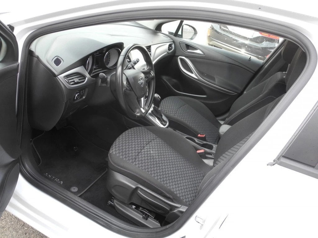 OPEL Astra 1.6 CDTi ecoF Enjoy Automatic ** Gr.Navi * PDC ** Abstandsregelsystem ** Ab MFK & Service **-image-9