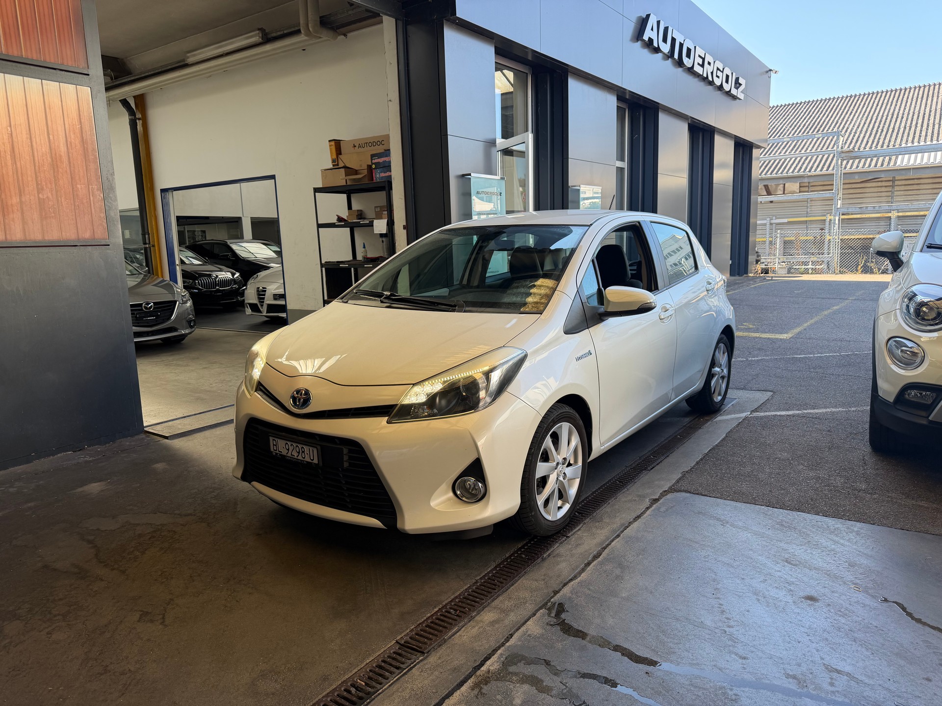 TOYOTA Yaris 1.5 VVT-i Hybrid Sol CVT-image-0