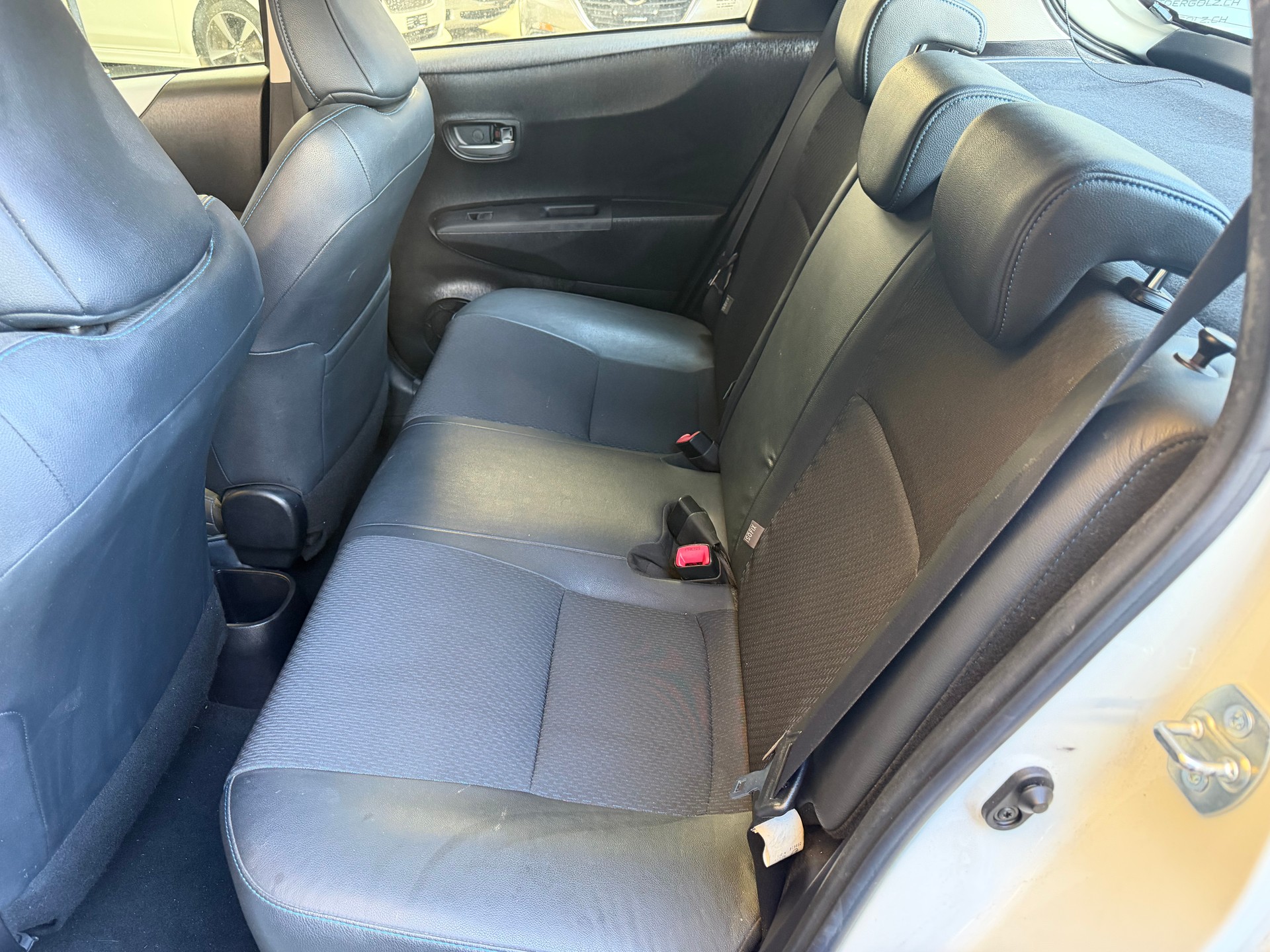 TOYOTA Yaris 1.5 VVT-i Hybrid Sol CVT-image-10