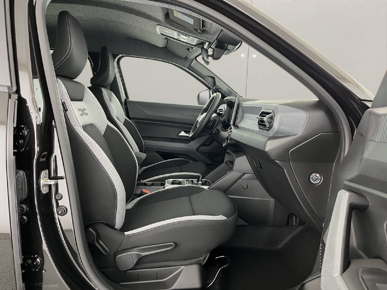 DACIA Duster 1.2 Hybrid Journey 4WD-image-15