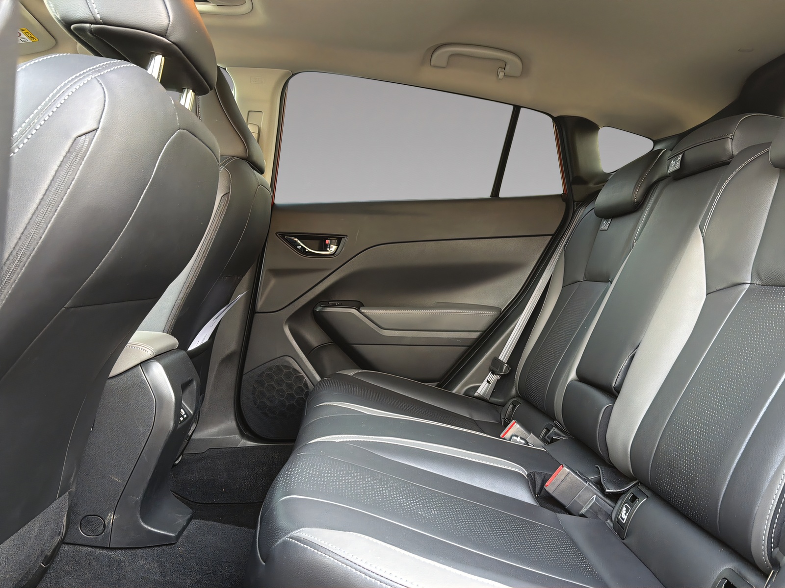 SUBARU Impreza 2.0i e-Boxer Luxury-image-19