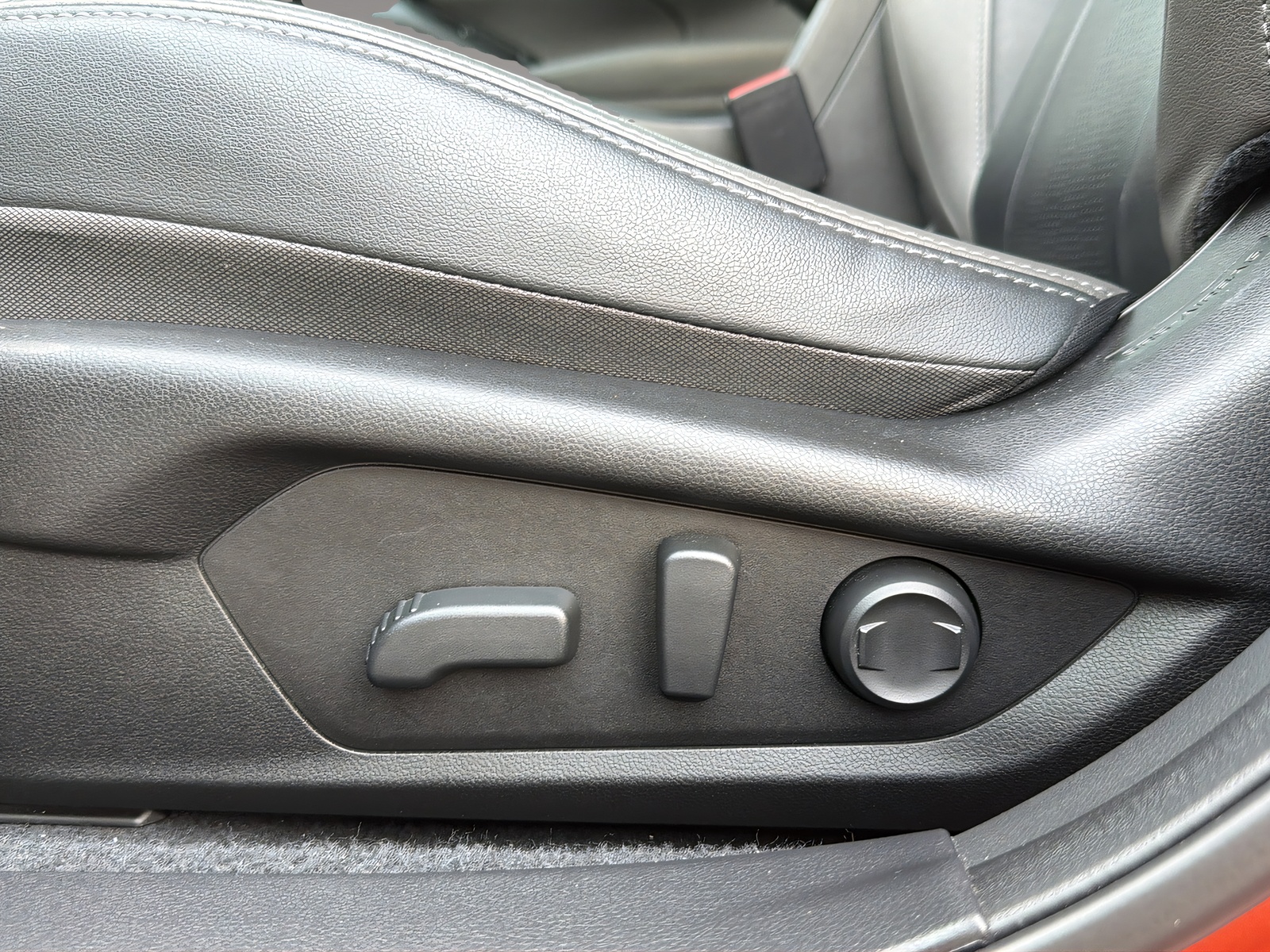 SUBARU Impreza 2.0i e-Boxer Luxury-image-8