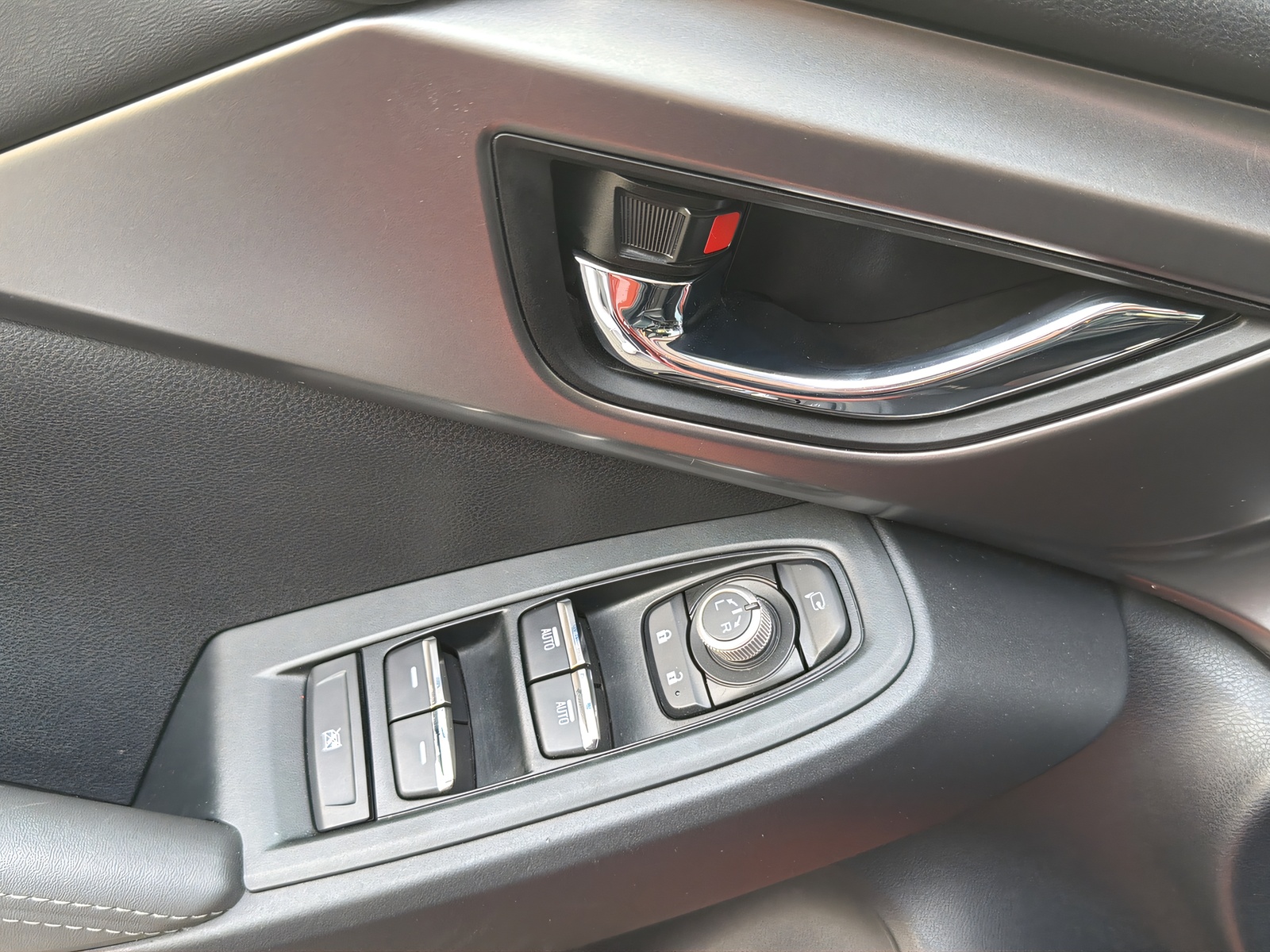 SUBARU Impreza 2.0i e-Boxer Luxury-image-7