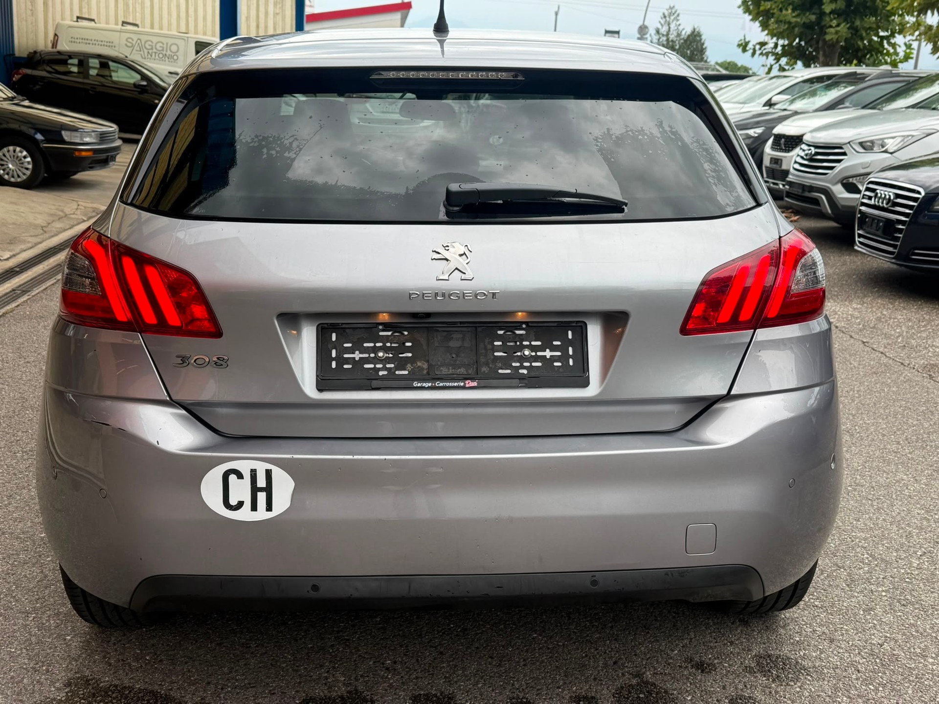 PEUGEOT 308 1.2 Pure Tech Style EAT8-image-9