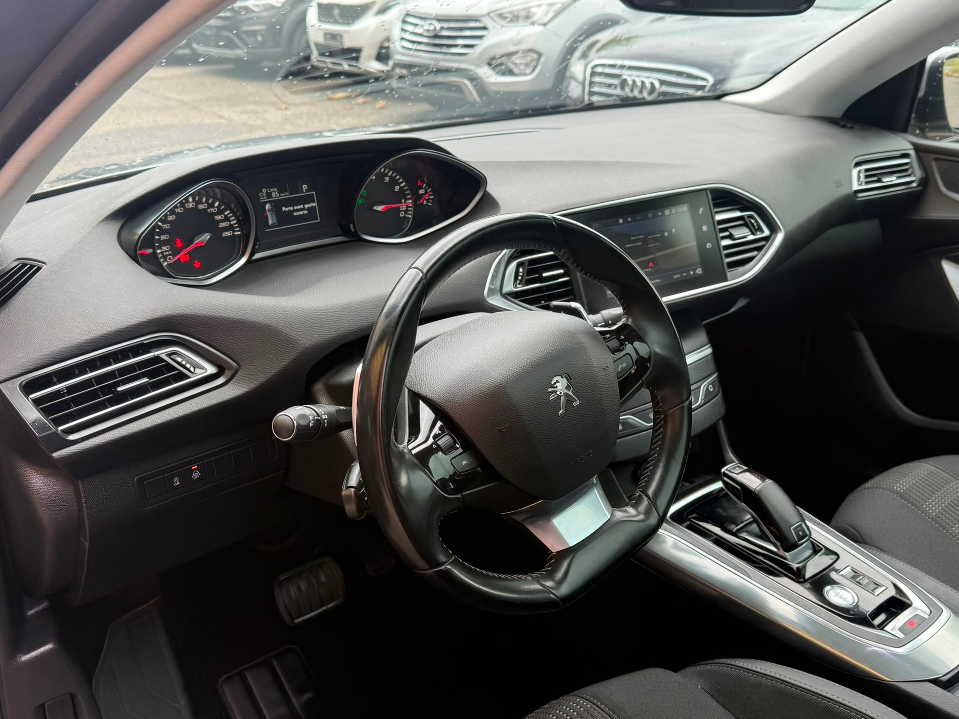 PEUGEOT 308 1.2 Pure Tech Style EAT8-image-10