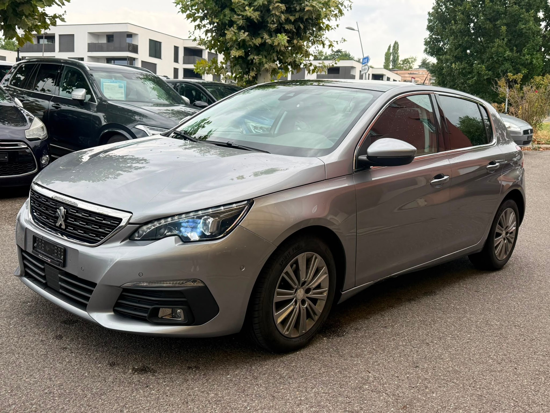 PEUGEOT 308 1.2 Pure Tech Style EAT8-image-4