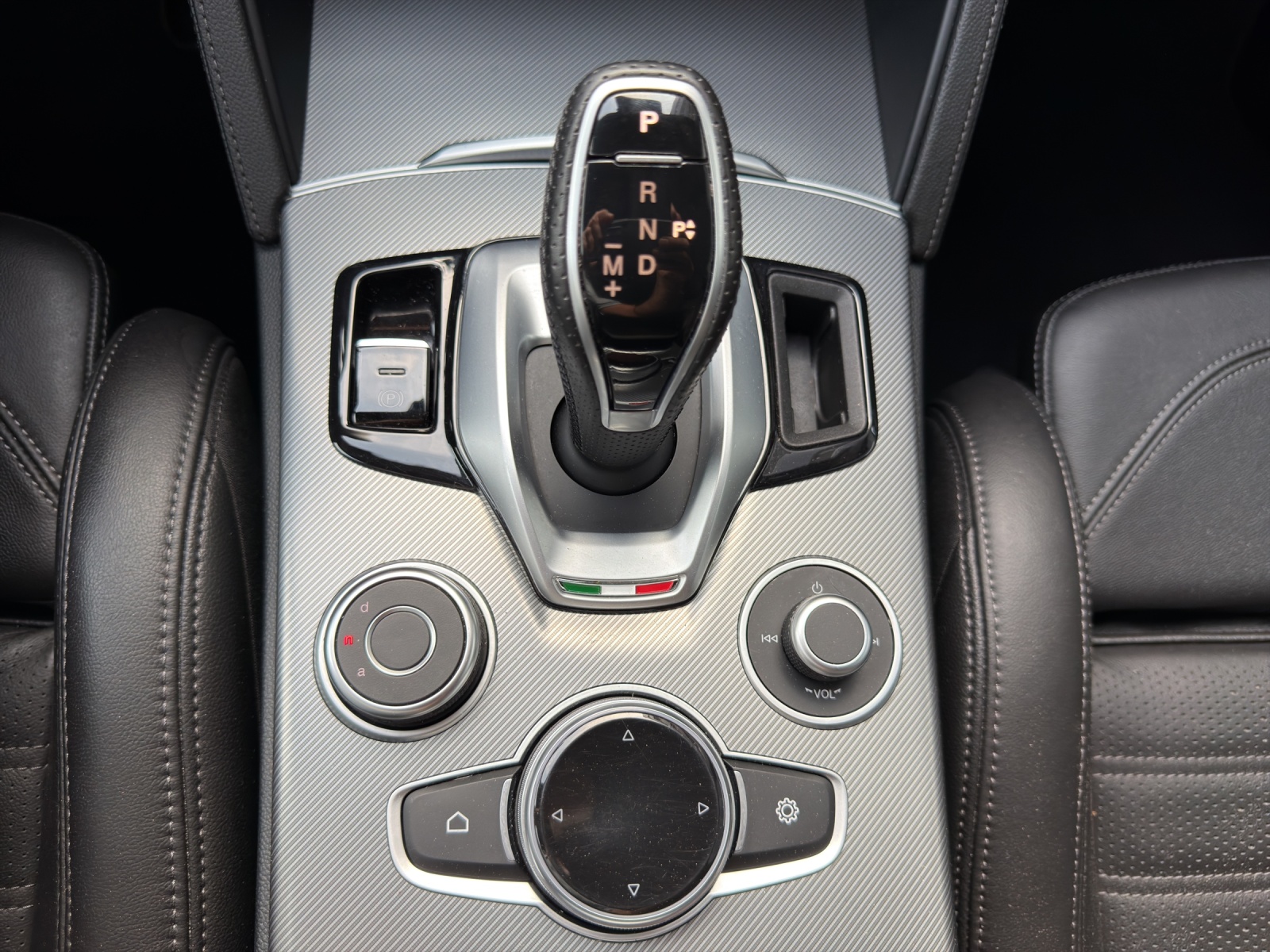ALFA ROMEO Stelvio 2.0 Veloce Q4-image-23