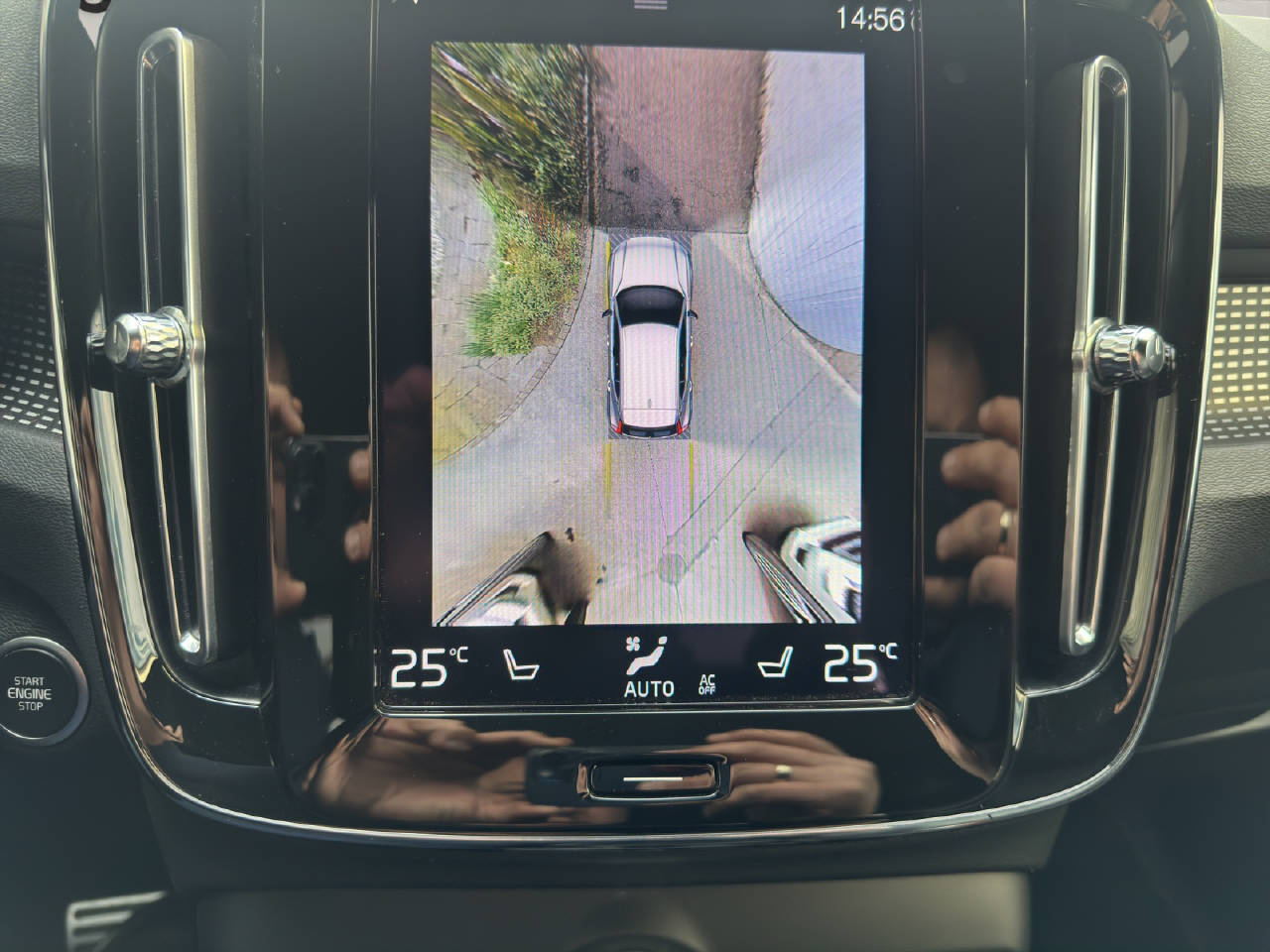 VOLVO XC40 2.0 B4 MH AWD R-Design-image-10