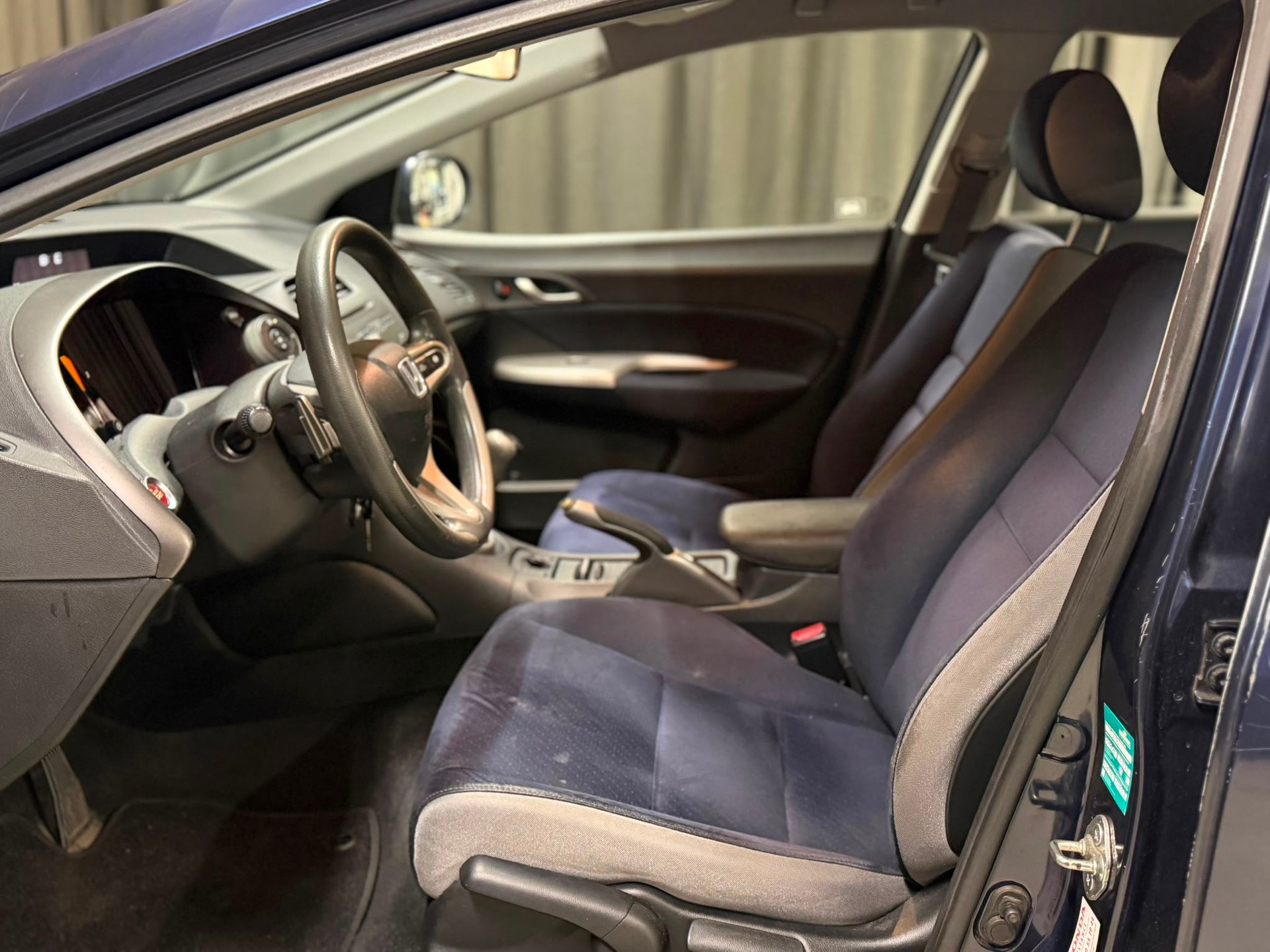 HONDA Civic 1.8i Comfort-image-6