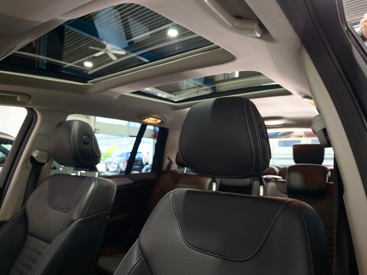 MERCEDES-BENZ GLS 350 d V6 CH FAHRZEUG-image-13