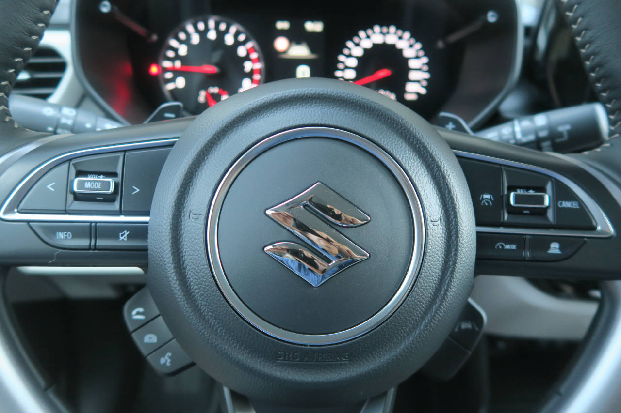 SUZUKI Swift 1.2 Compact Top Hybrid CVT-image-5