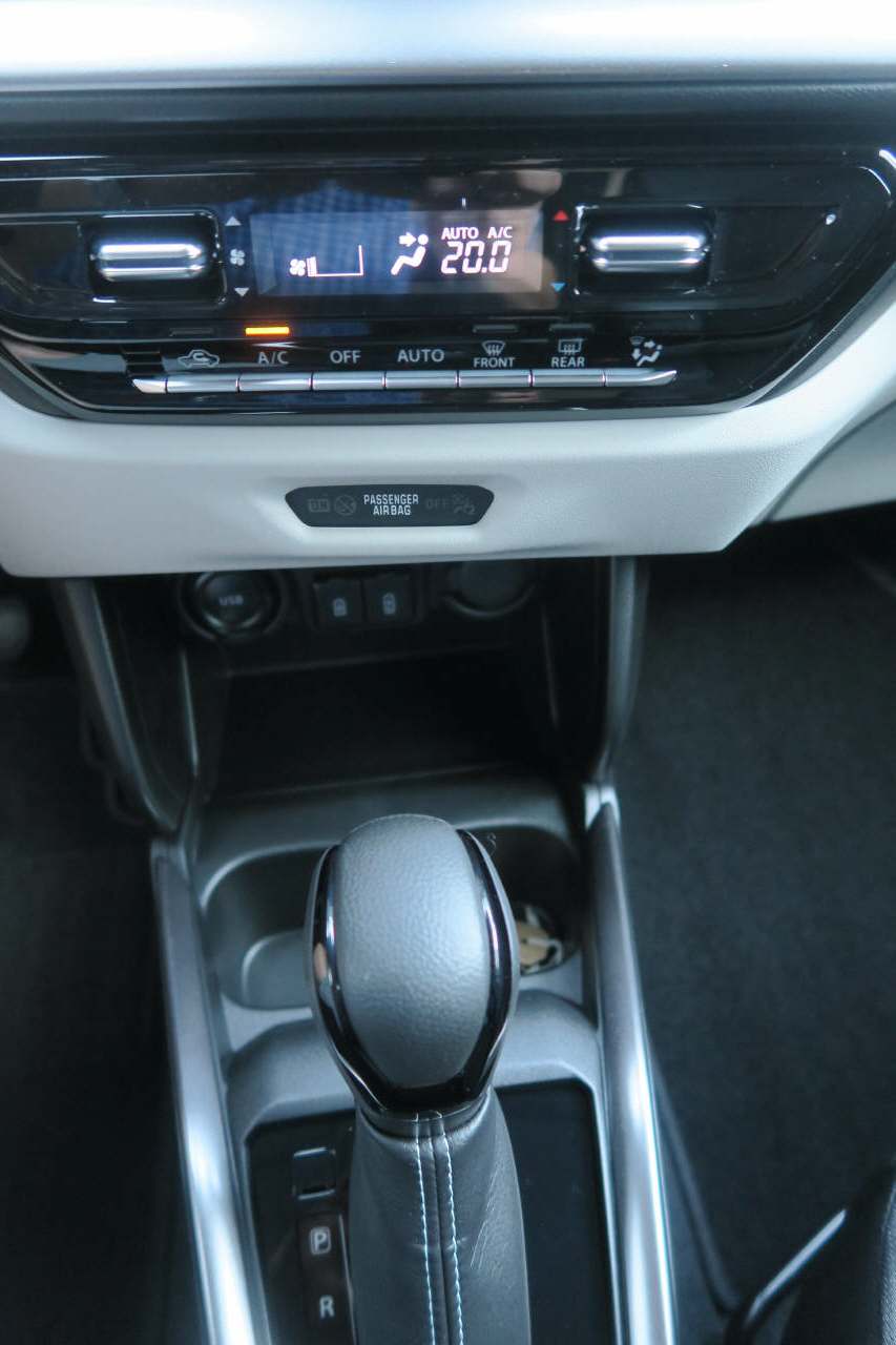 SUZUKI Swift 1.2 Compact Top Hybrid CVT-image-13