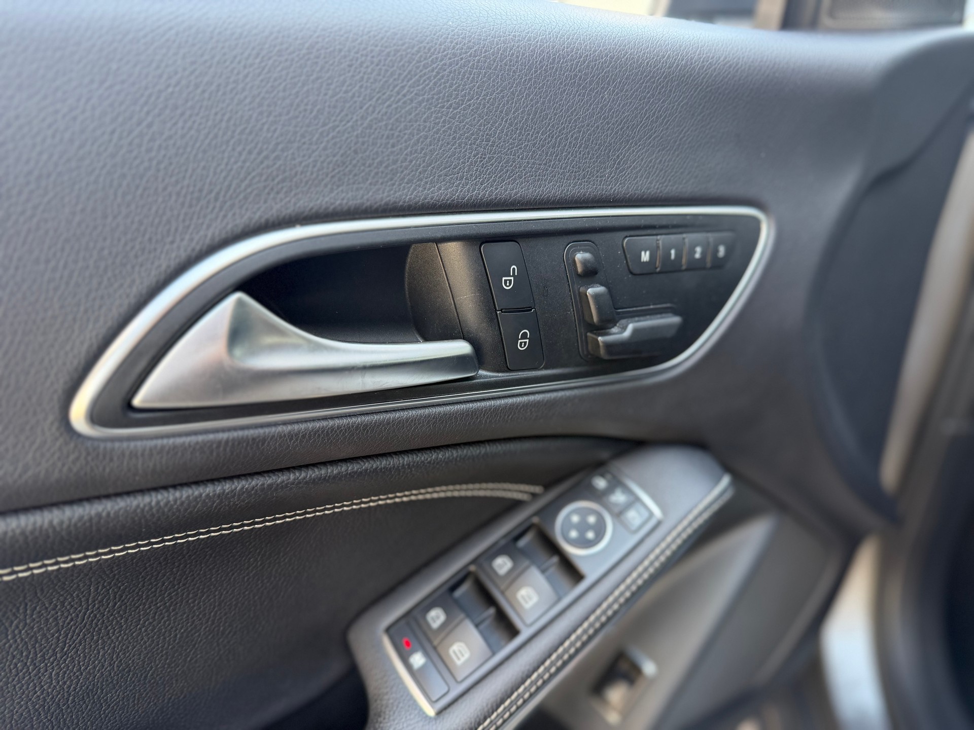 MERCEDES-BENZ CLA 250 7G-DCT 4Matic-image-15