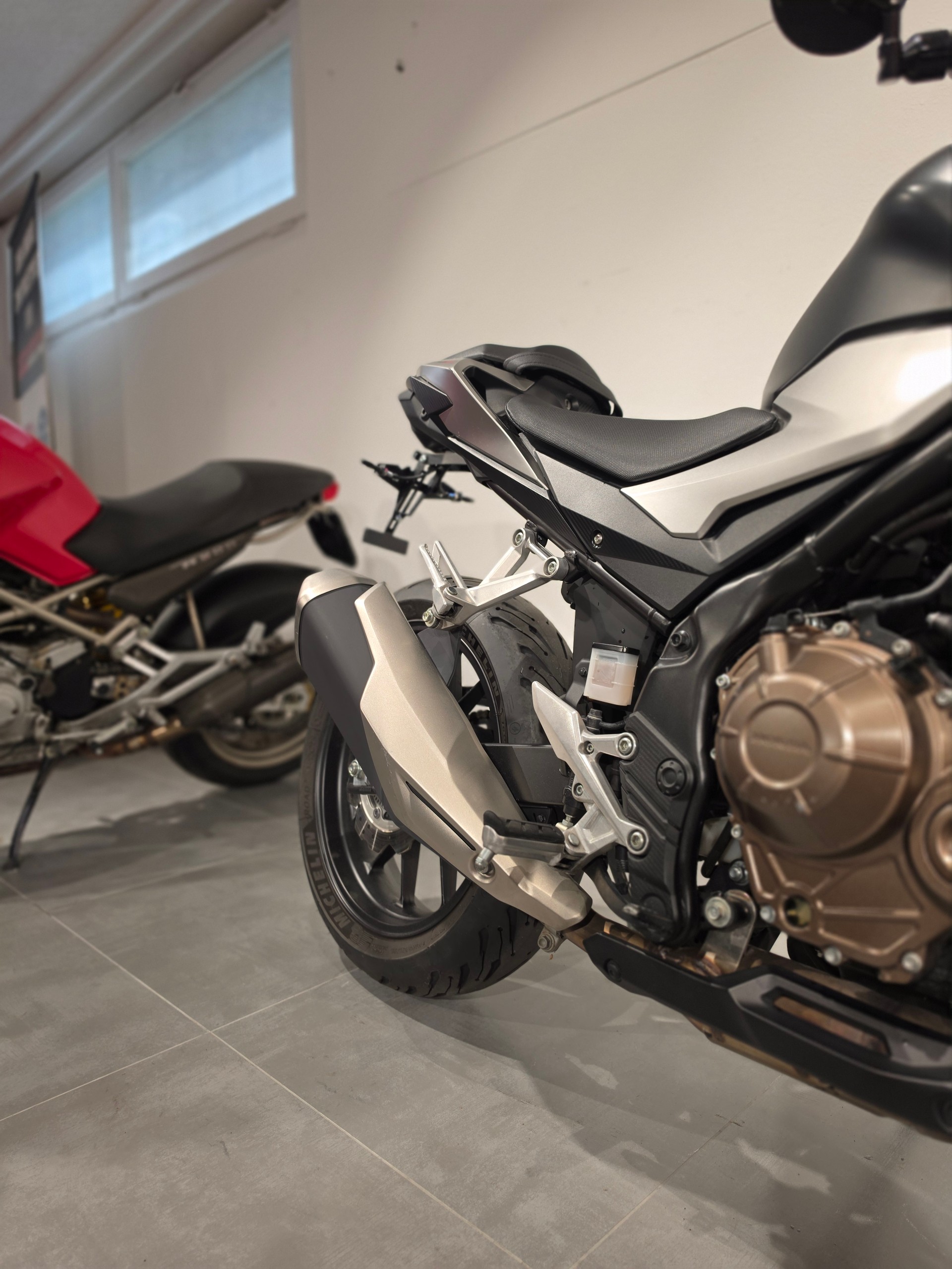 HONDA CB 500 F-showroom-element-3