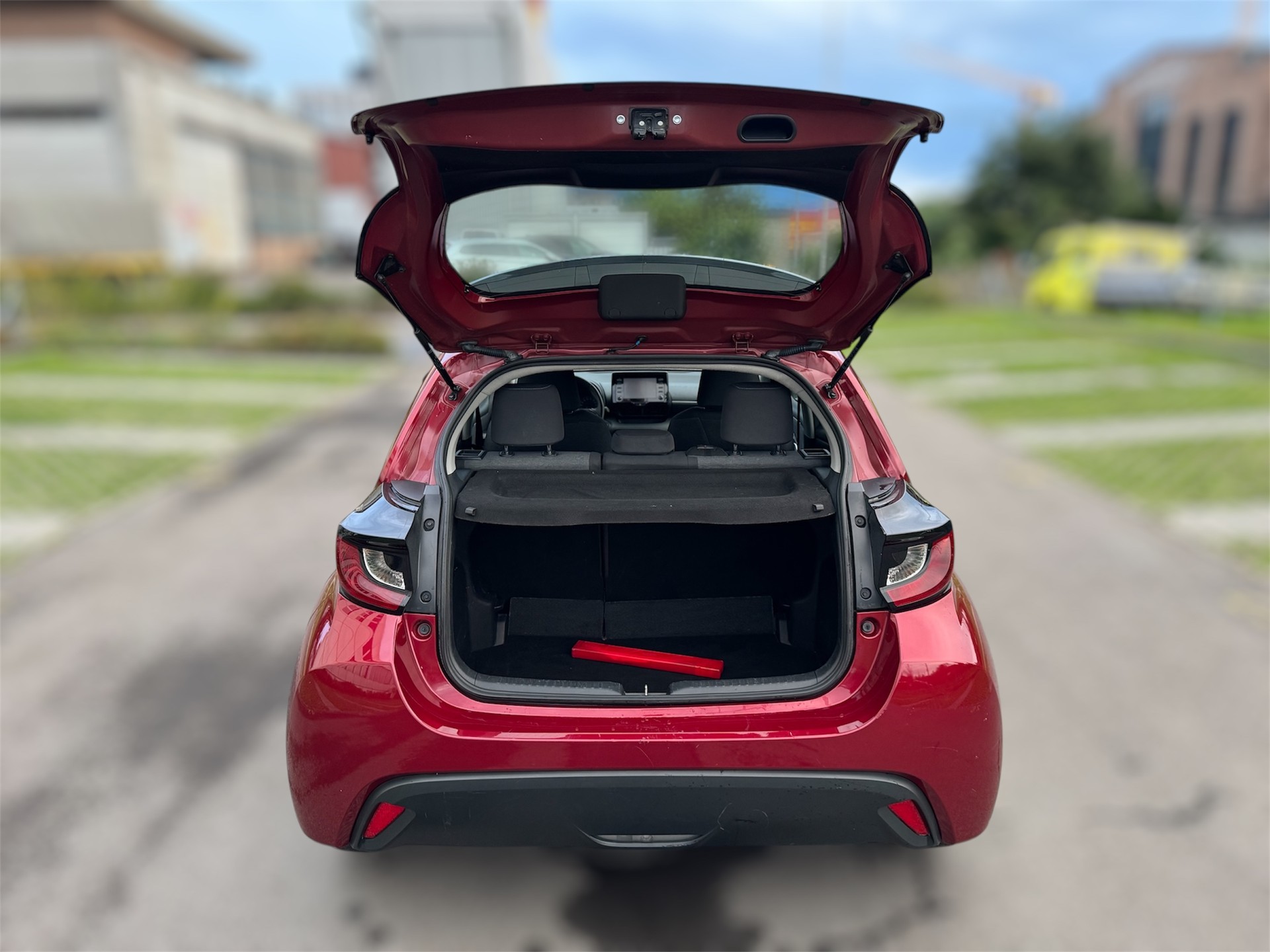 TOYOTA Yaris 1.5 Style e-CVT-image-5