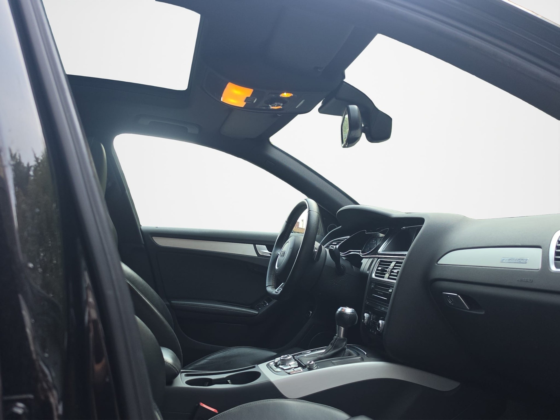 AUDI RS4 Avant 4.2 FSI V8 quattro S-tronic-image-10