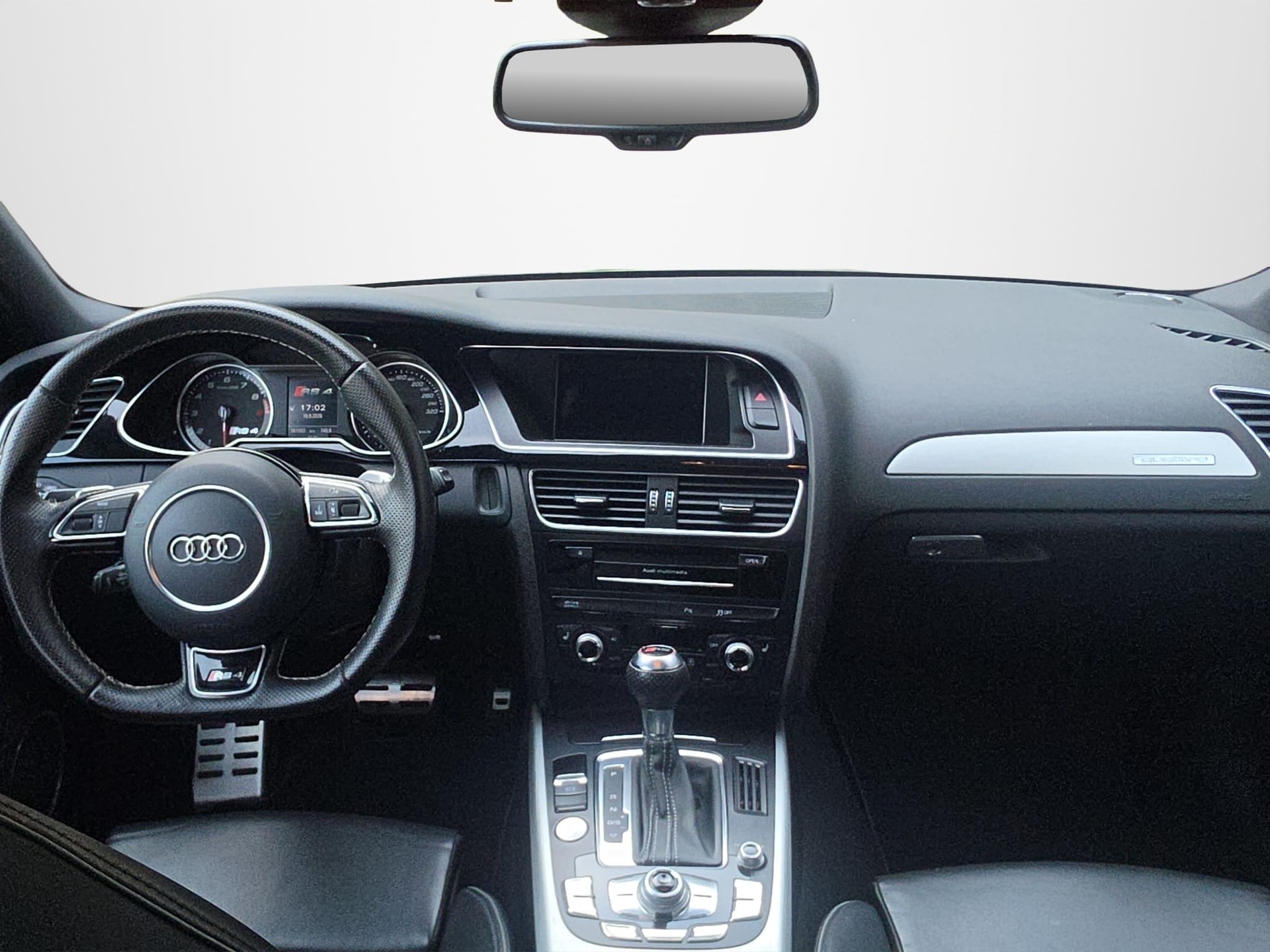 AUDI RS4 Avant 4.2 FSI V8 quattro S-tronic-image-8