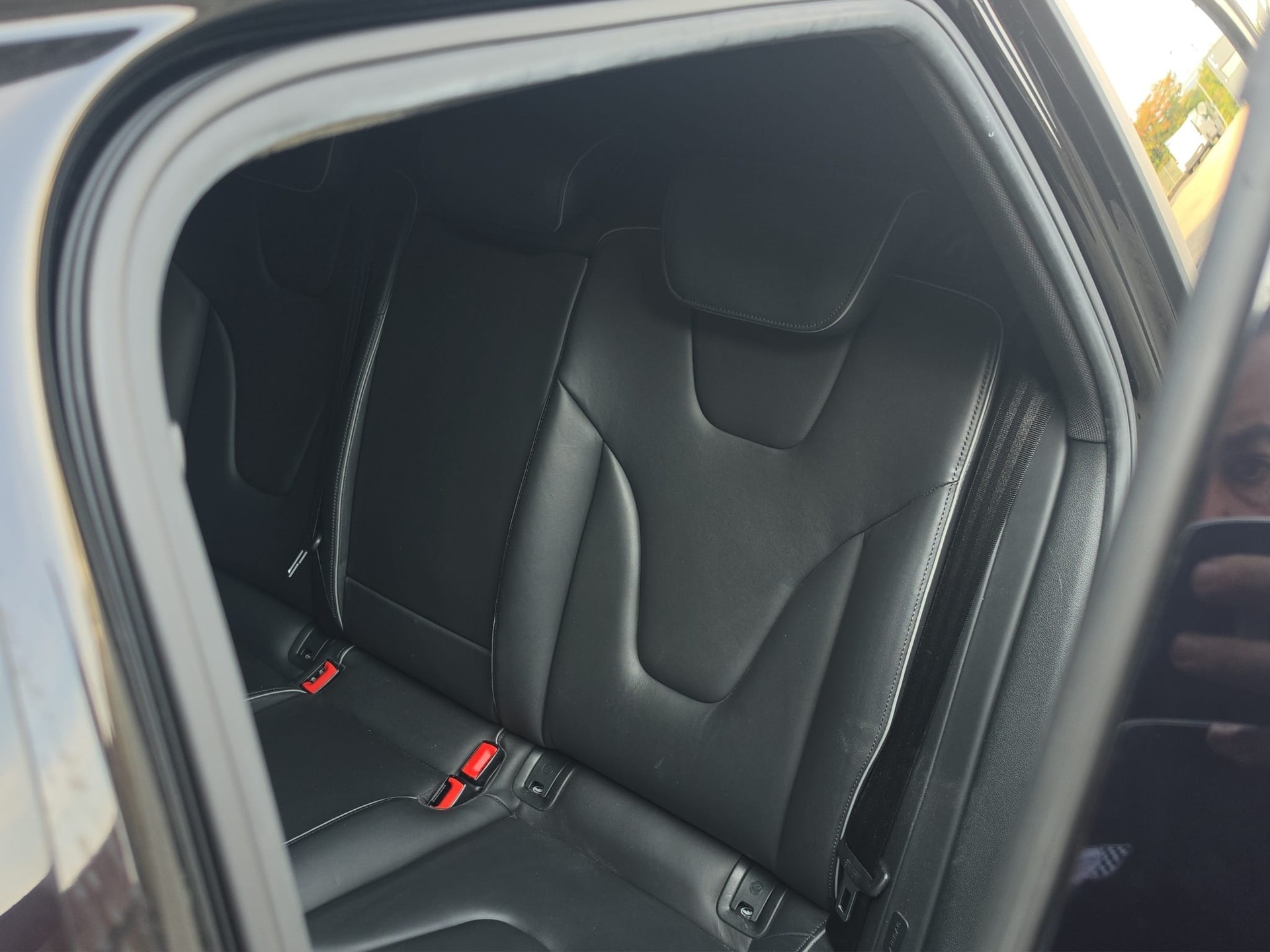 AUDI RS4 Avant 4.2 FSI V8 quattro S-tronic-image-12