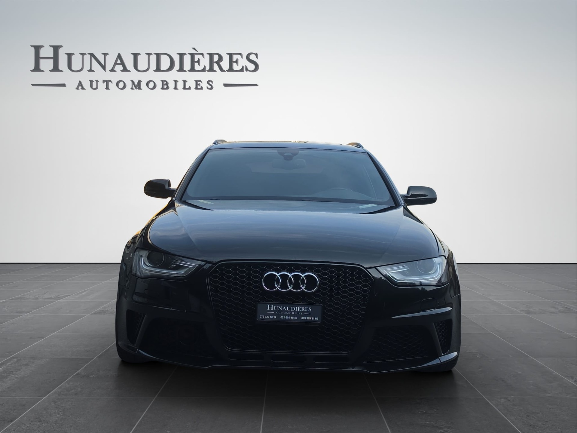 AUDI RS4 Avant 4.2 FSI V8 quattro S-tronic-image-4