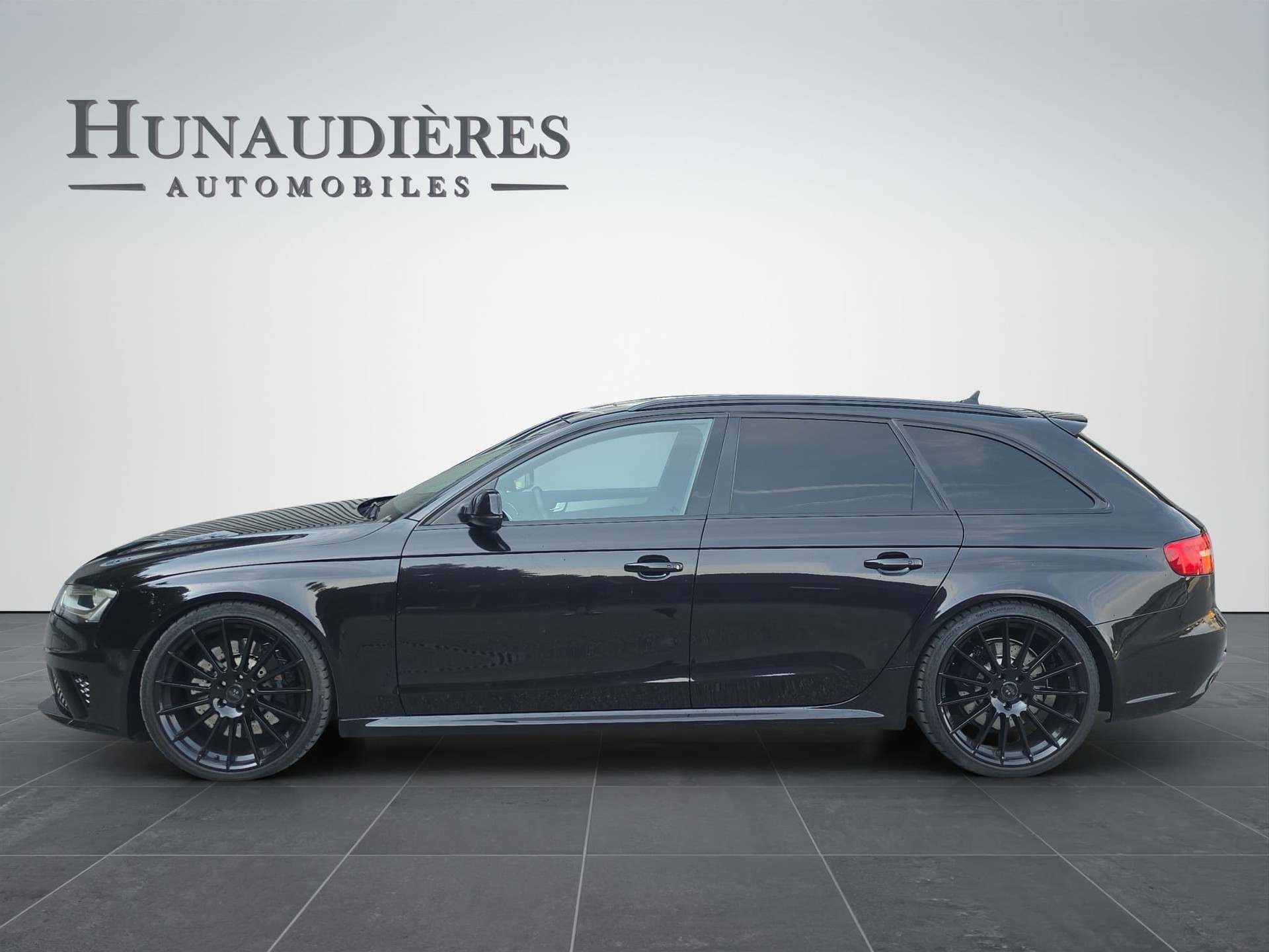AUDI RS4 Avant 4.2 FSI V8 quattro S-tronic-image-7