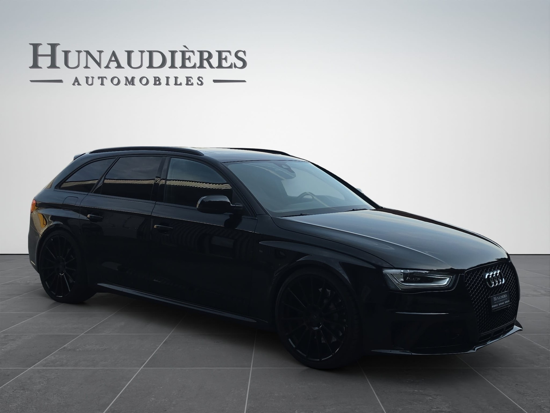 AUDI RS4 Avant 4.2 FSI V8 quattro S-tronic-image-1