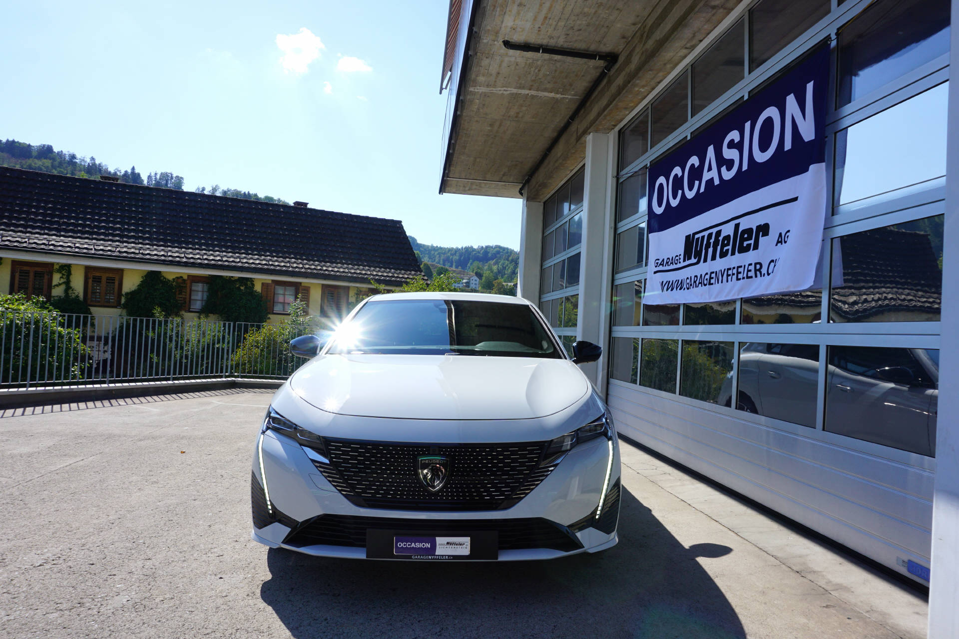 PEUGEOT 308 1.2 Hybrid GT-image-1