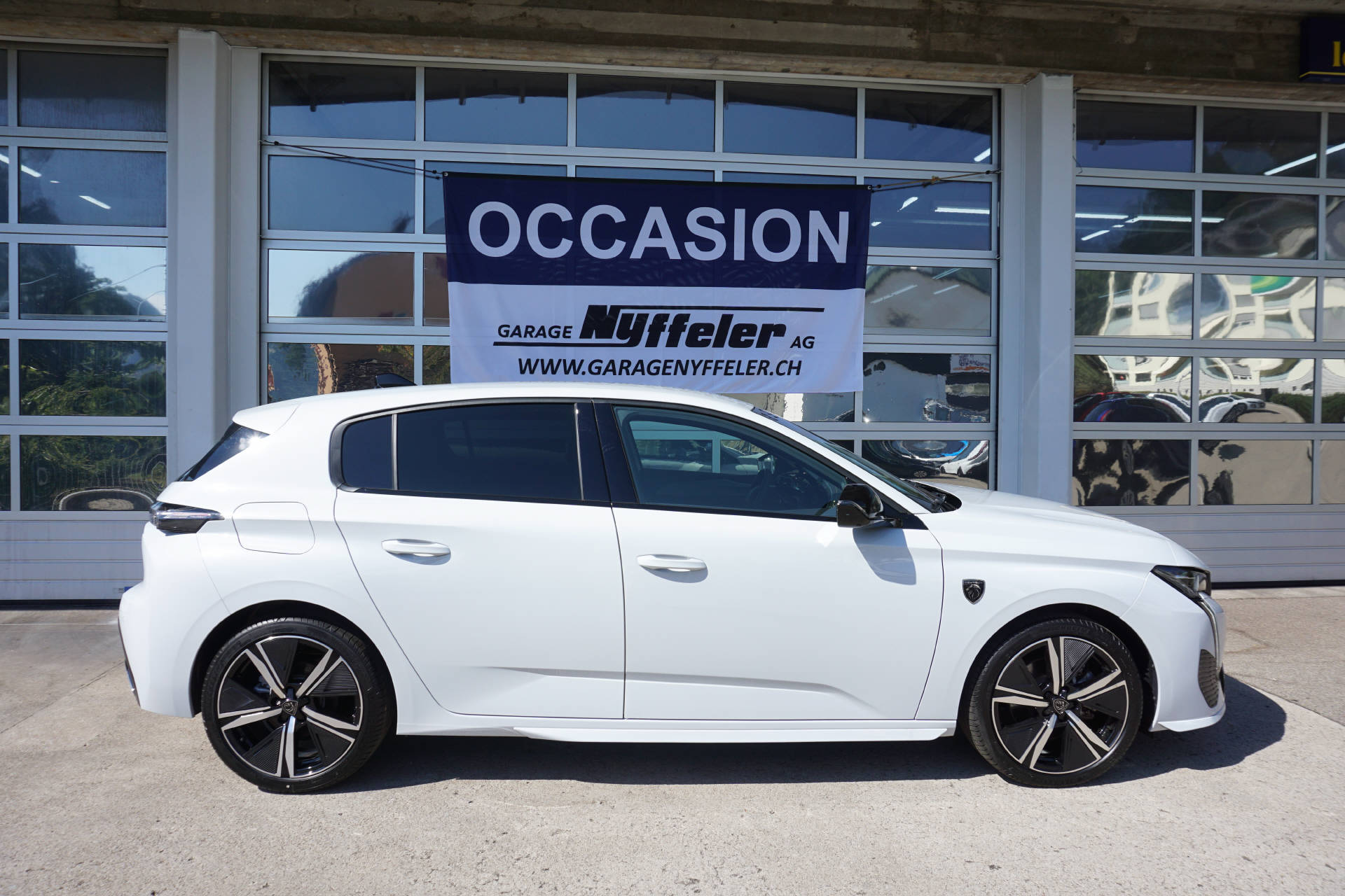 PEUGEOT 308 1.2 Hybrid GT-image-2