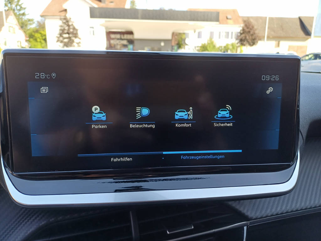 PEUGEOT 2008 1.2 PureTech 130 Allure Pack-image-12
