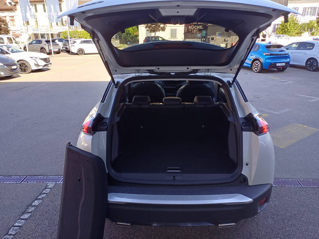 PEUGEOT 2008 1.2 PureTech 130 Allure Pack-image-3