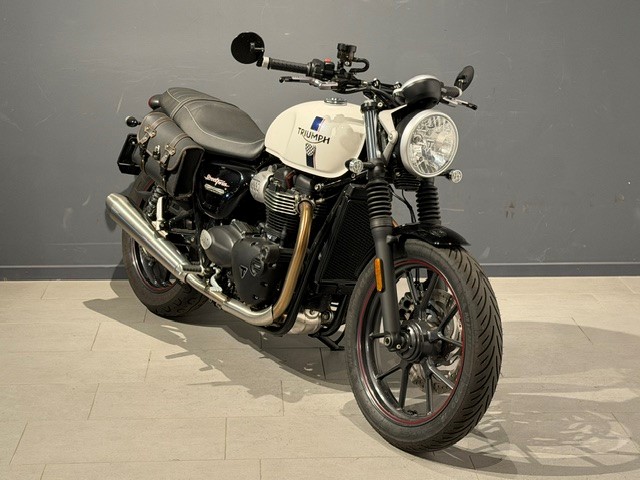 TRIUMPH Street Twin 900 i-showroom-element-1