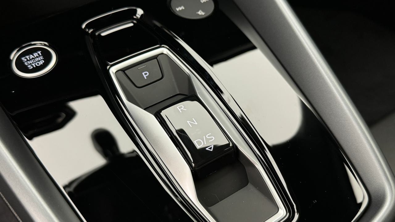 AUDI A3 Sportback 35 TFSI S line S-tronic-image-10