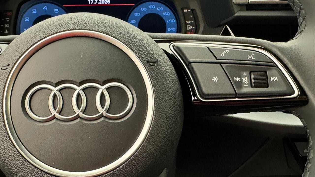 AUDI A3 Sportback 35 TFSI S line S-tronic-image-9