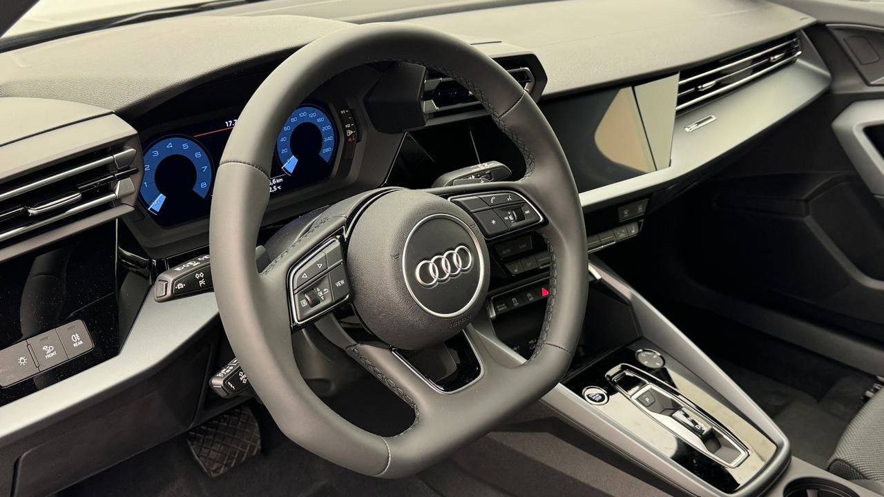 AUDI A3 Sportback 35 TFSI S line S-tronic-image-6