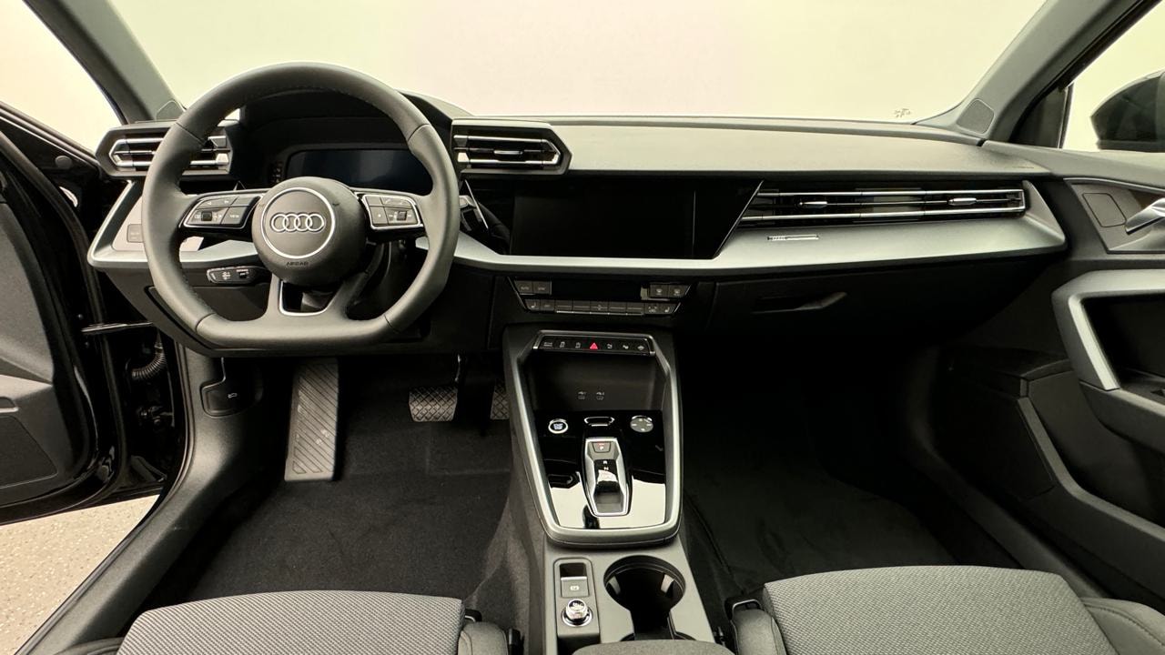 AUDI A3 Sportback 35 TFSI S line S-tronic-image-5
