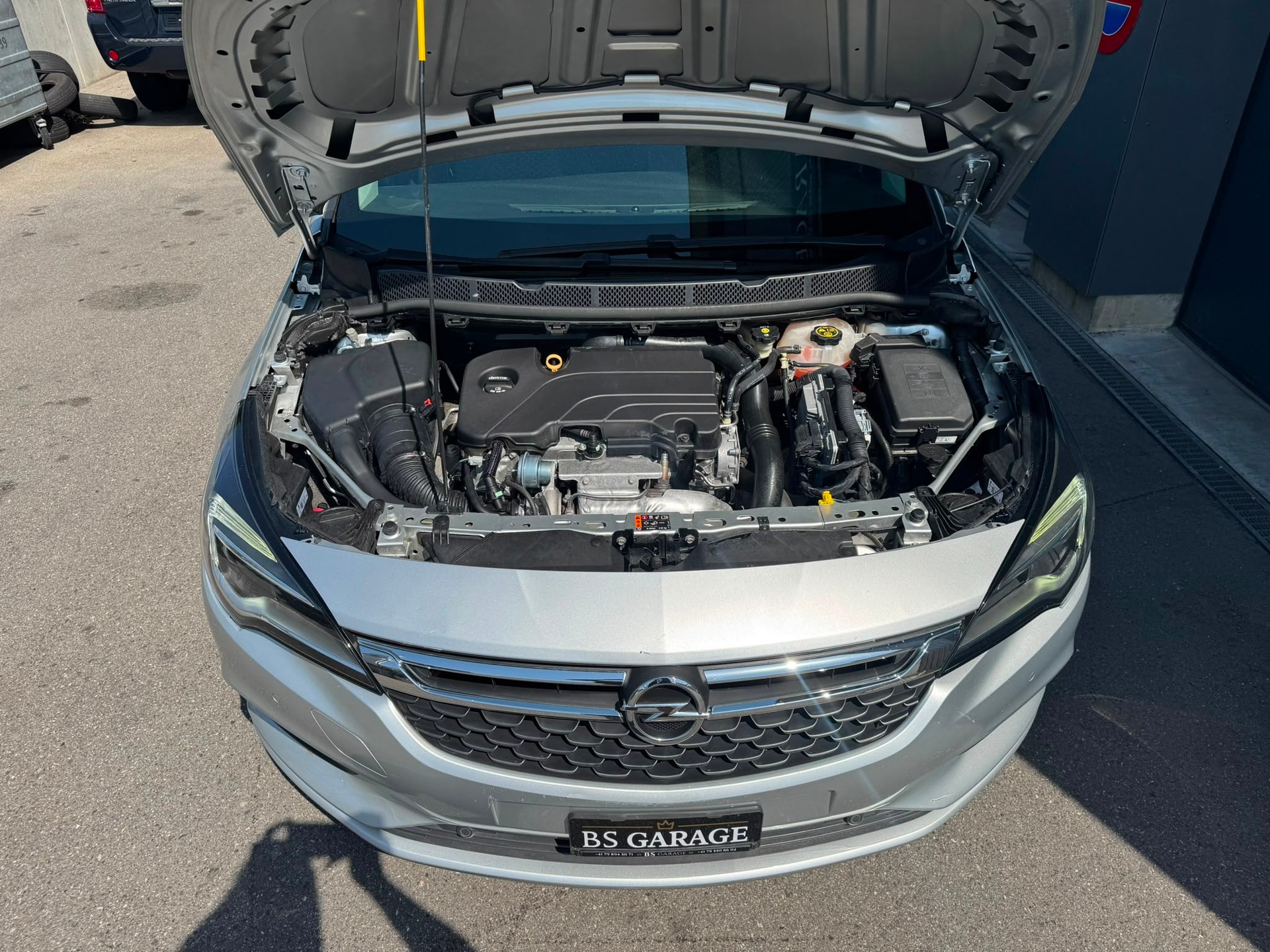 OPEL Astra 1.4i Turbo Excellence Automatic-image-3