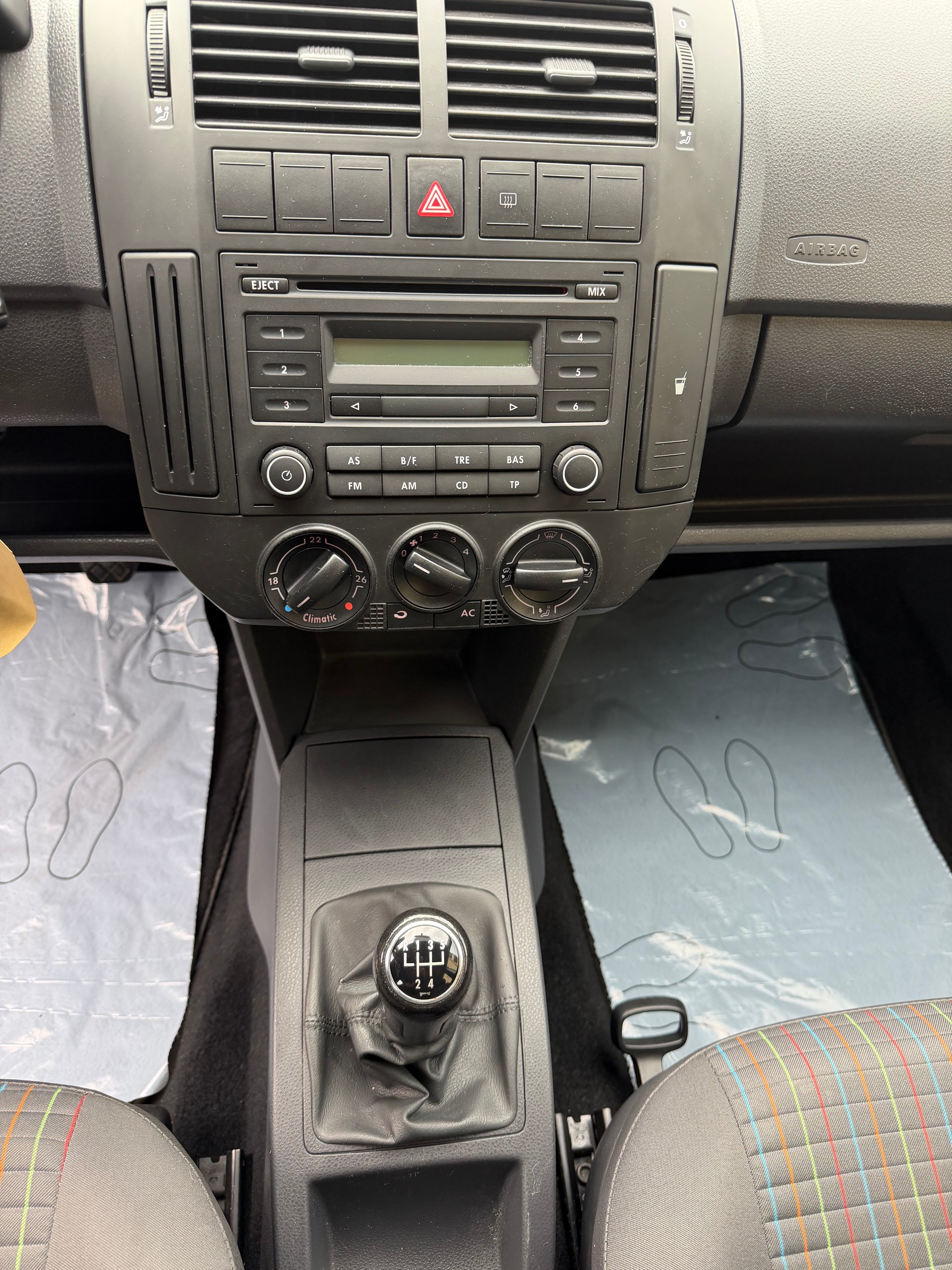 VW Polo 1.4 TDI Blue Motion-image-7