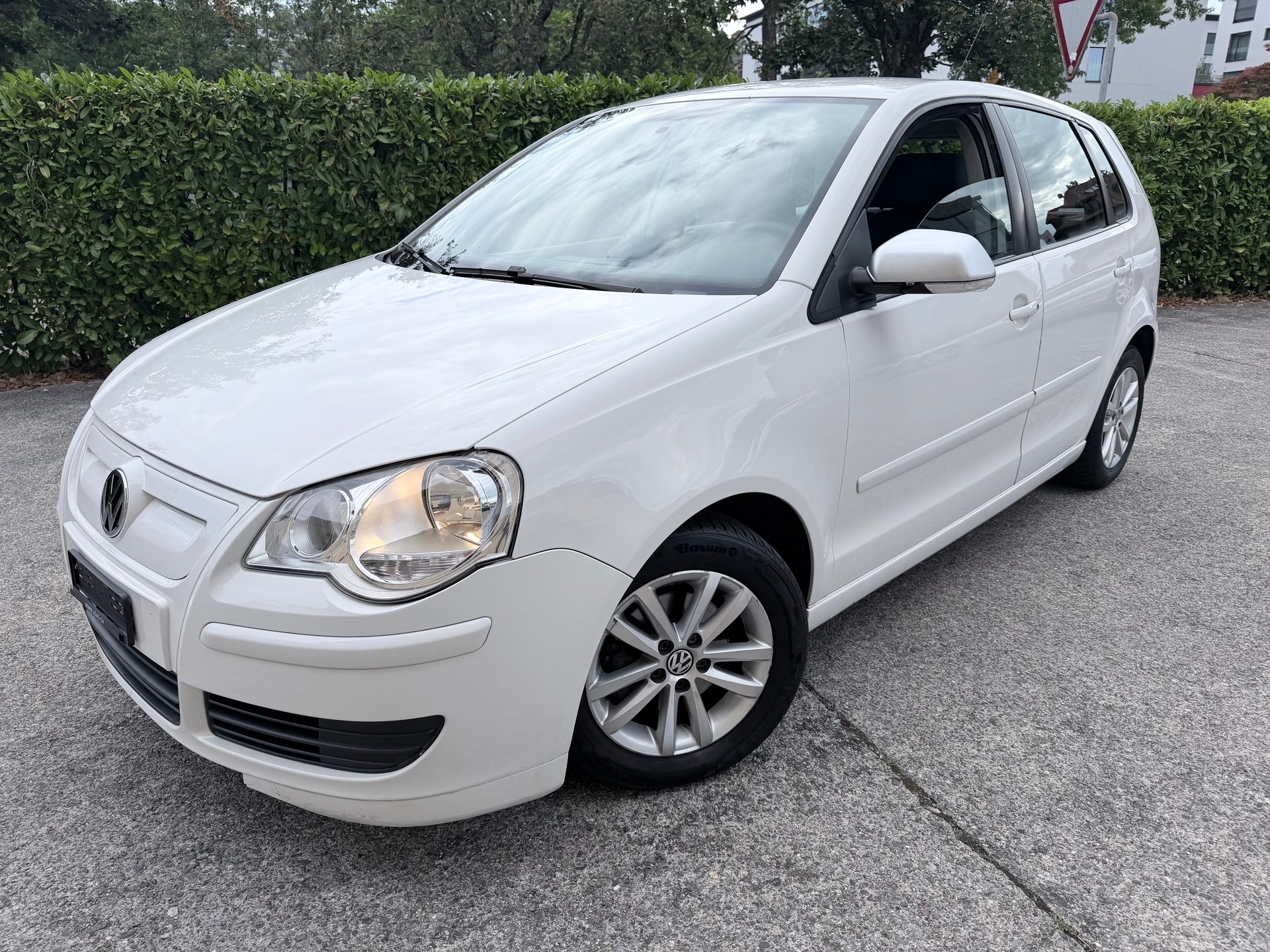 VW Polo 1.4 TDI Blue Motion-image-1