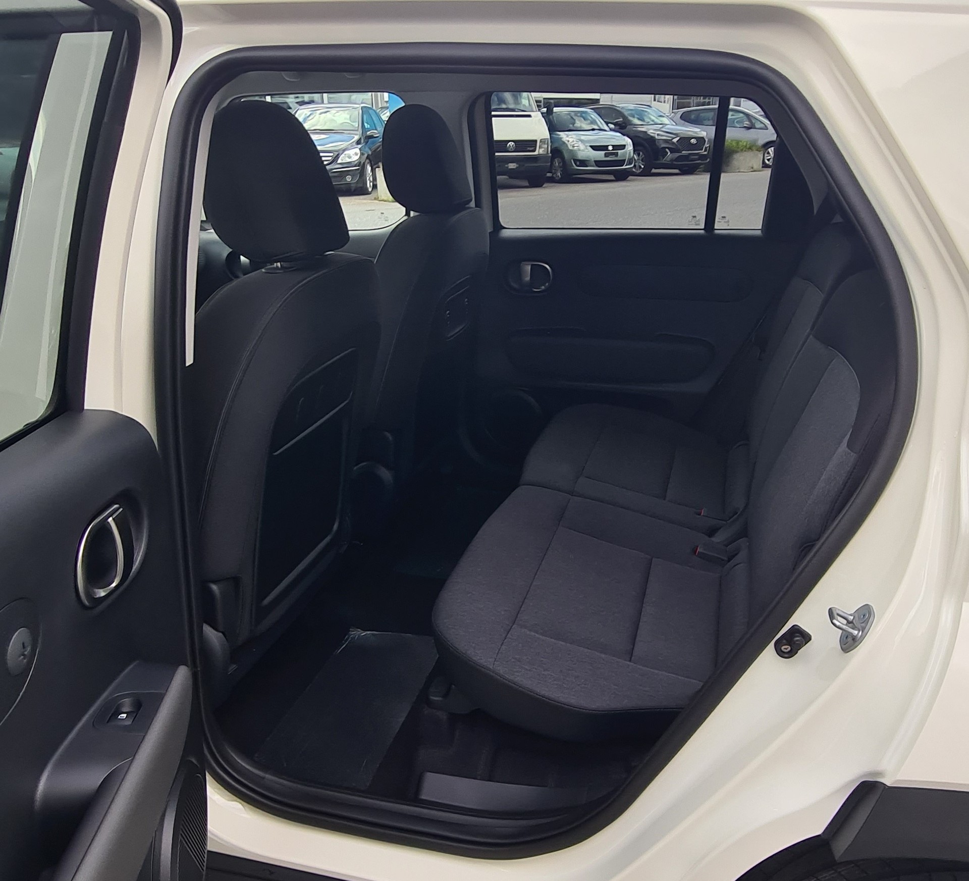 HYUNDAI Inster 49kWh Vertex-image-11