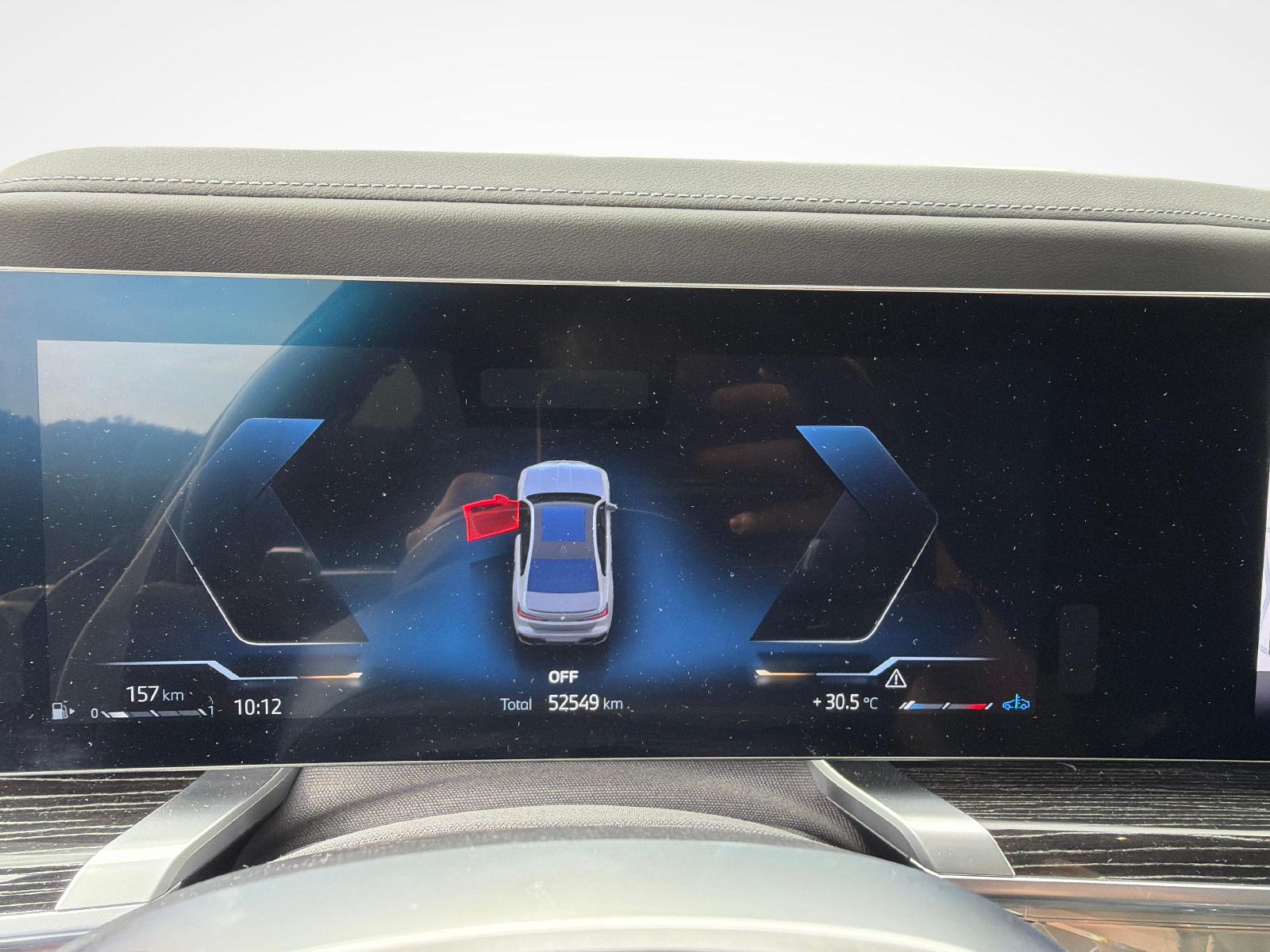 BMW 740d xDrive-image-13
