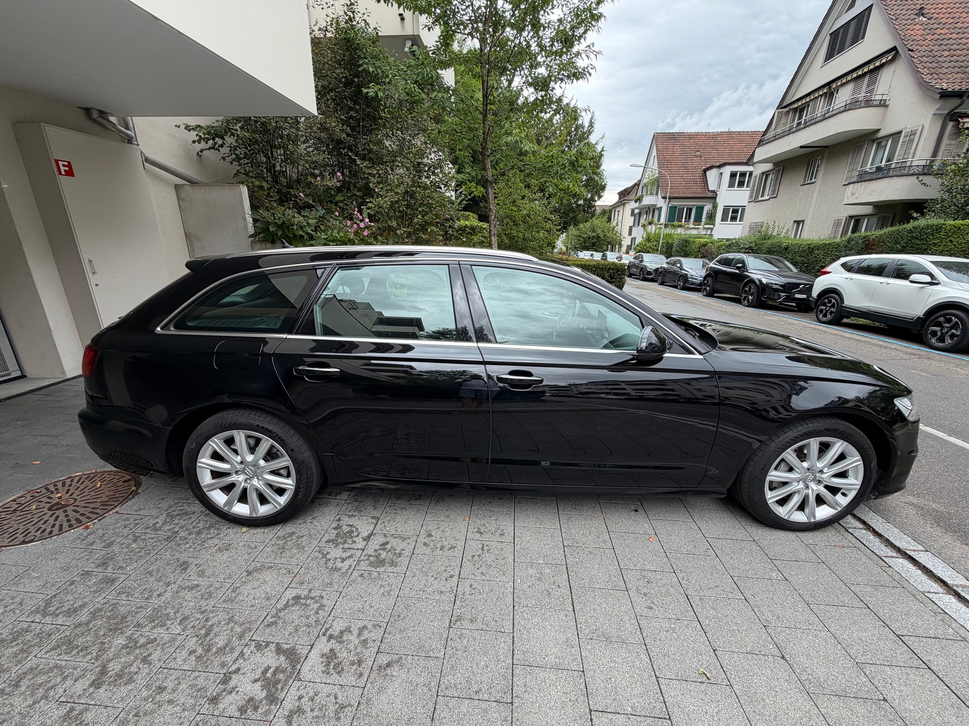 AUDI 3.0 V6 TDI 272 quattro S-Tr. Apple CarPlay 8-fach bereift-image-2