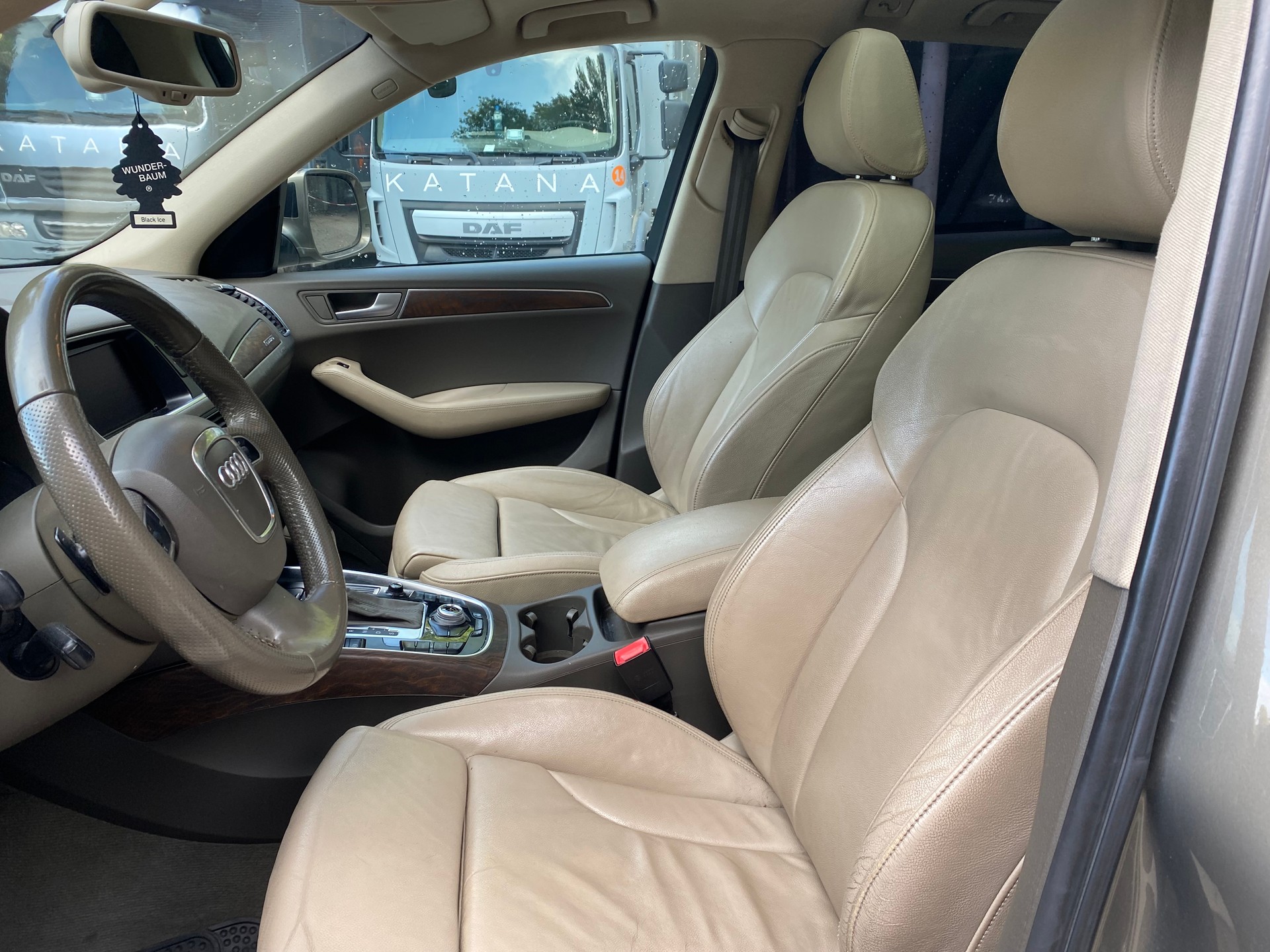 AUDI Q5 2.0 TFSI quattro S-tronic-image-5